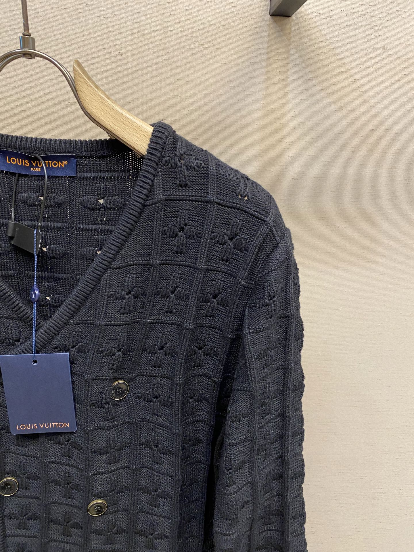 “Monogram Florist Pattern Cotton Wool Knitwear with LV Logo, Crochet Design – Size S-XL” - 图片 4