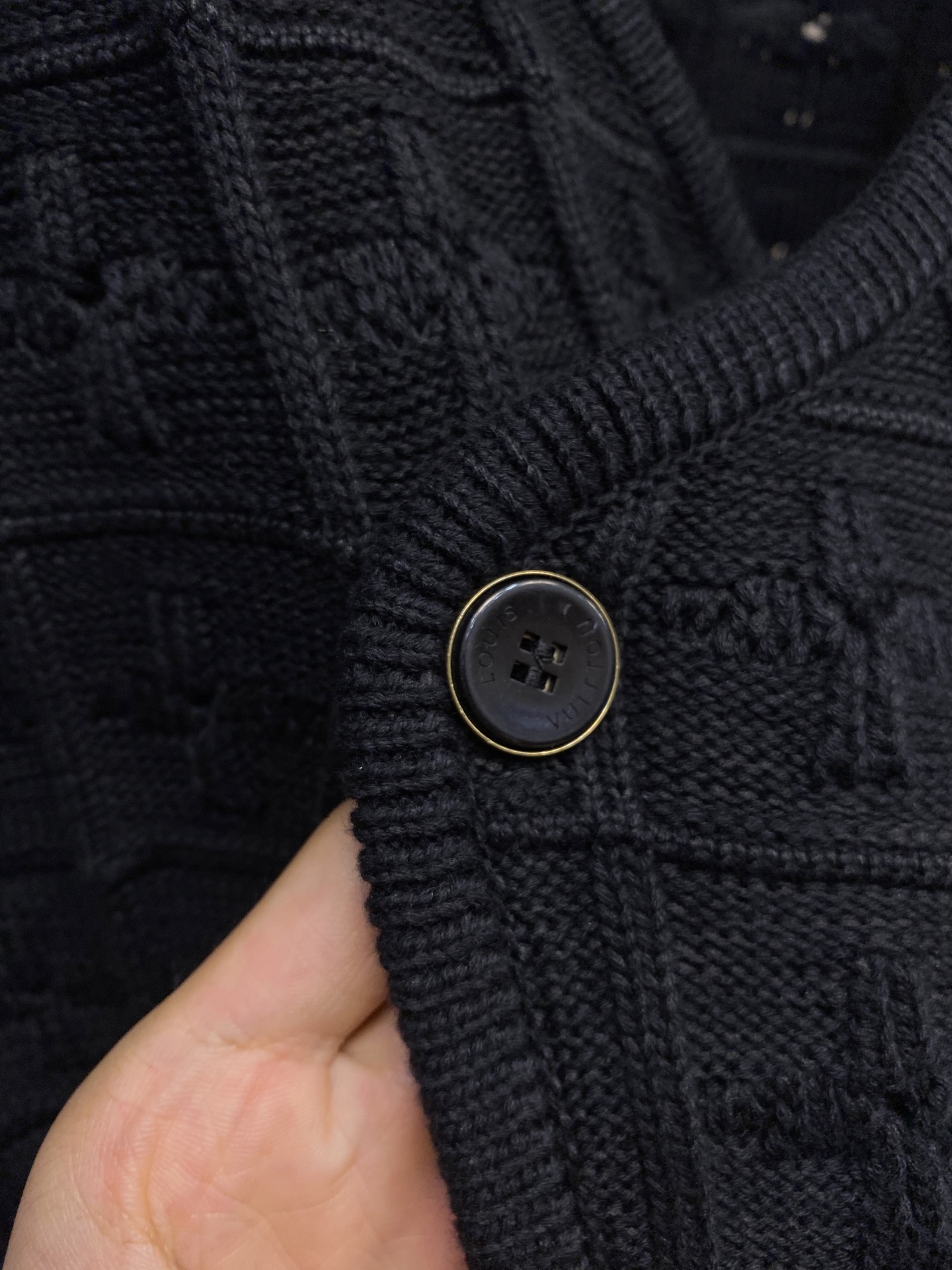 “Monogram Florist Pattern Cotton Wool Knitwear with LV Logo, Crochet Design – Size S-XL” - 图片 5