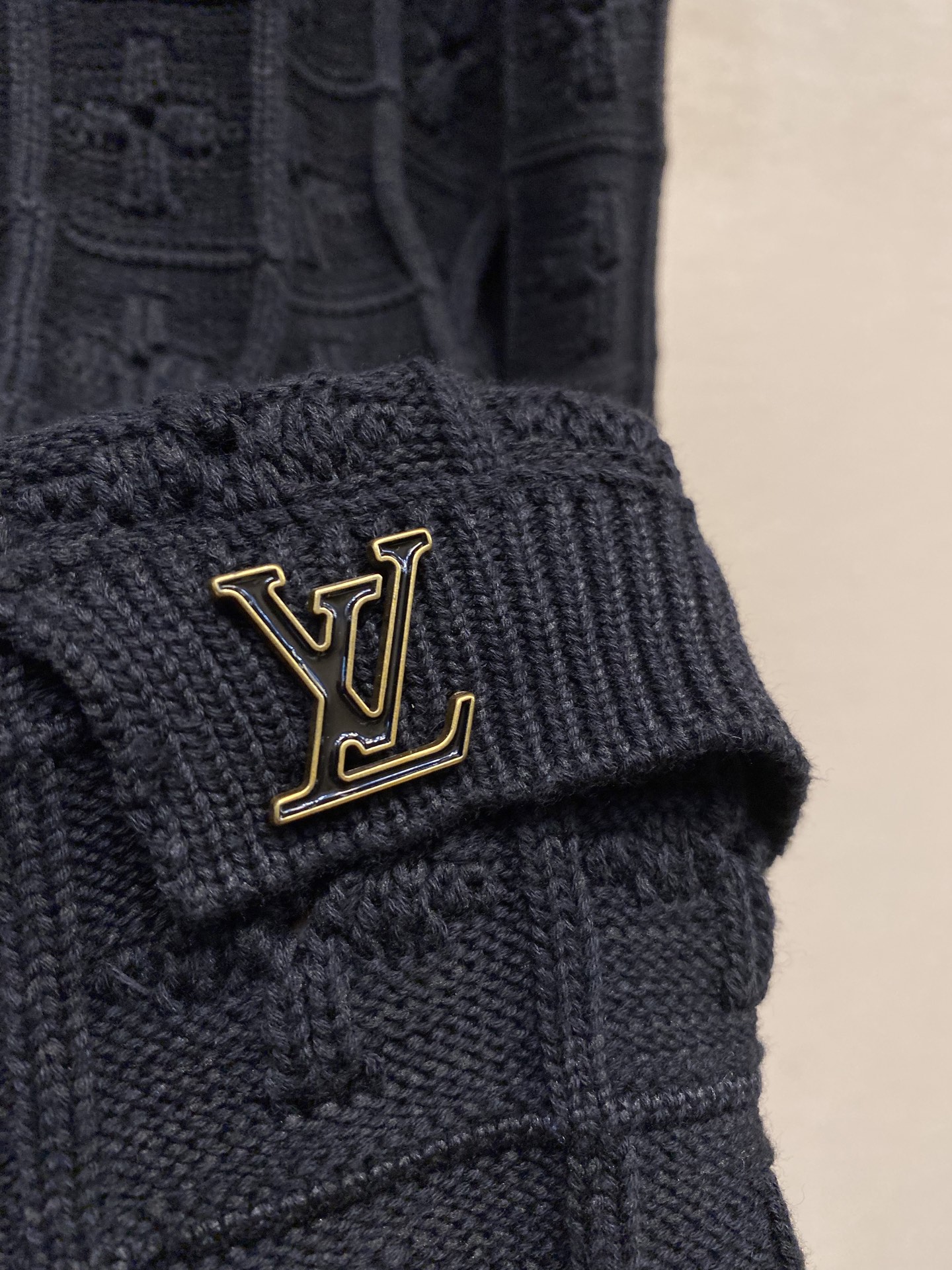 “Monogram Florist Pattern Cotton Wool Knitwear with LV Logo, Crochet Design – Size S-XL” - 图片 6