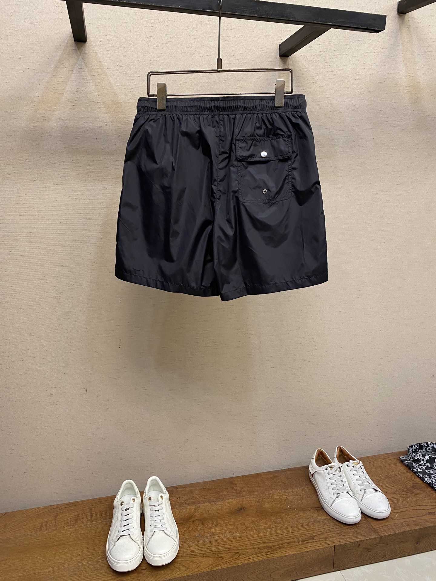 2025 Summer Beach Travel Essentials: Leisure Shorts with Classic Style and Color Variety - 图片 2