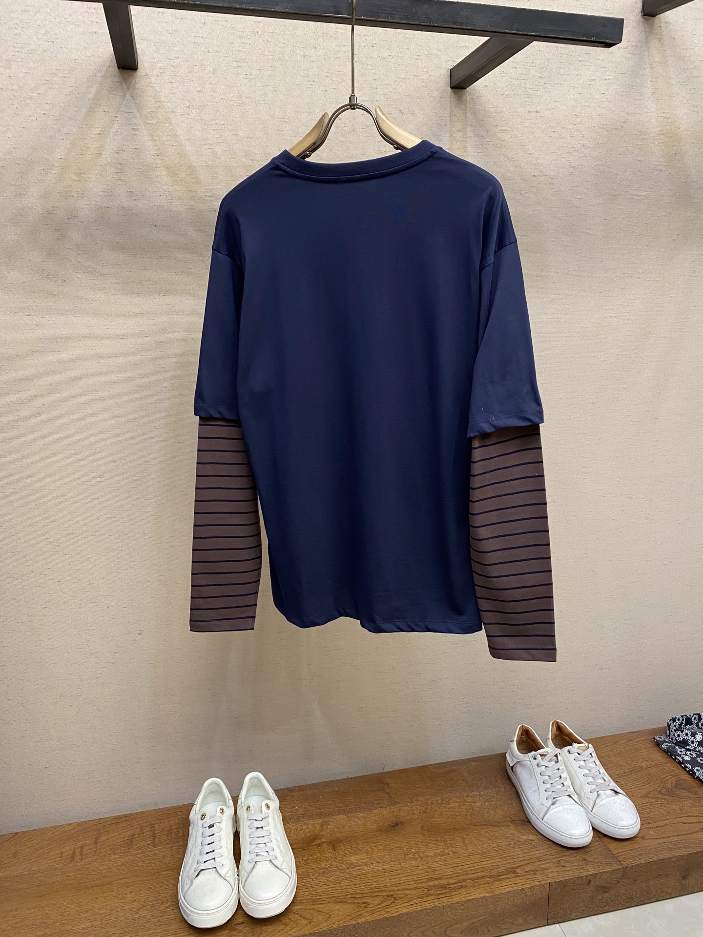 Miu Miu Brown Stripes Fake Two Long Sleeves: Cotton-Lined Fabric, Unique Stripe Design - 图片 2
