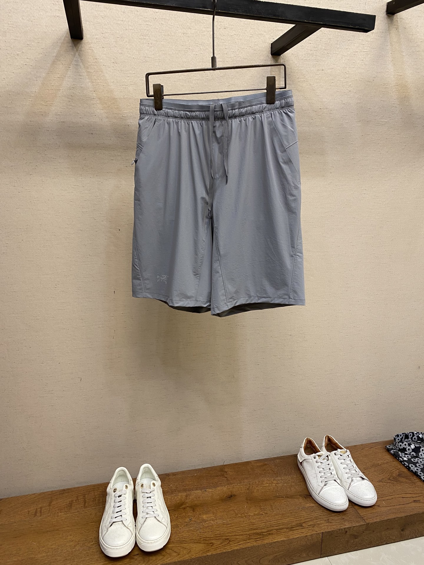 Arcteryx Men’s Sports Shorts with High Waist and Clear Upper Body Fit