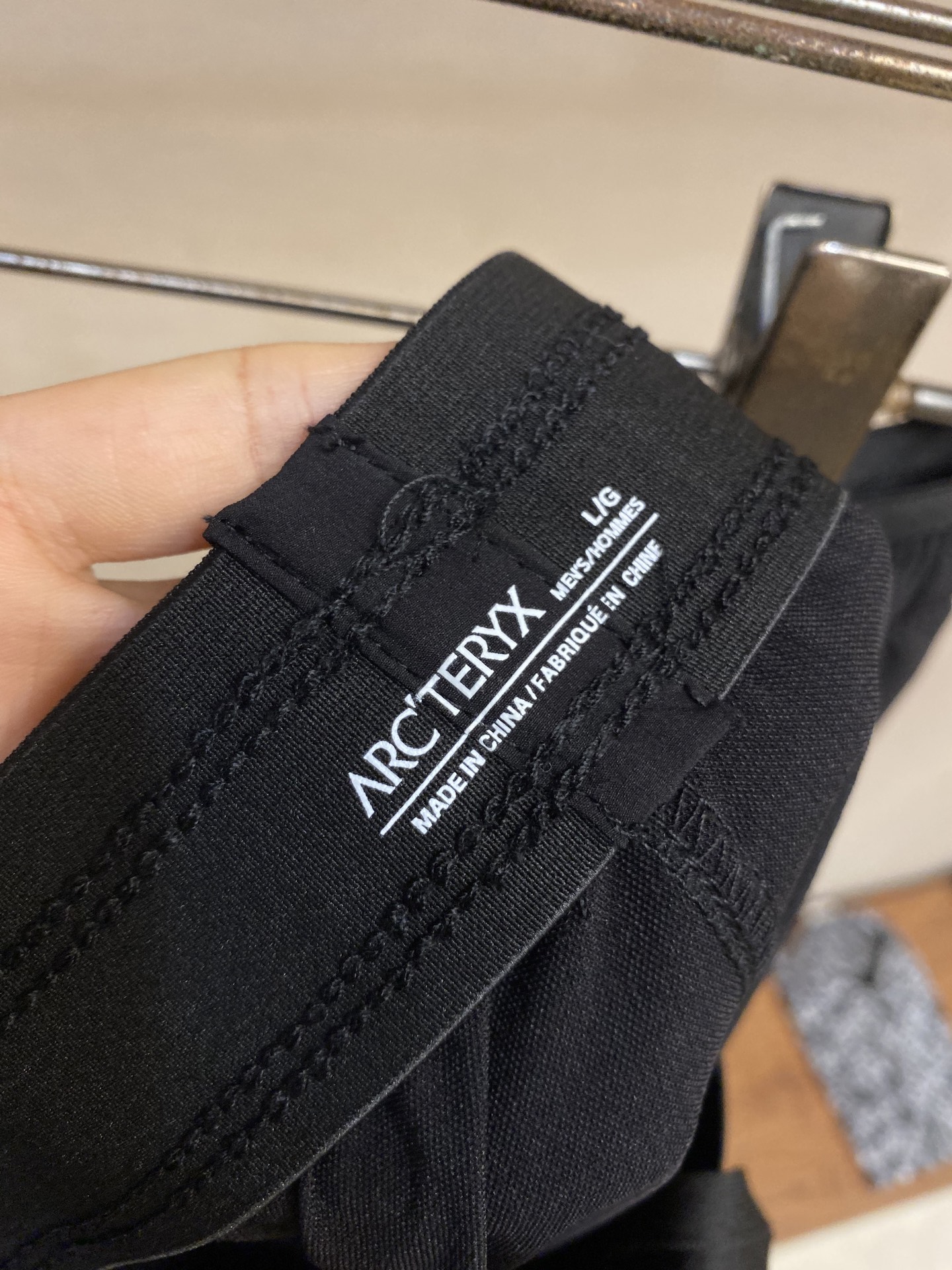 Arcteryx Apparel: Shorts, Sandals, Incendo Jacket – Sizes and Measurements Included - 图片 4