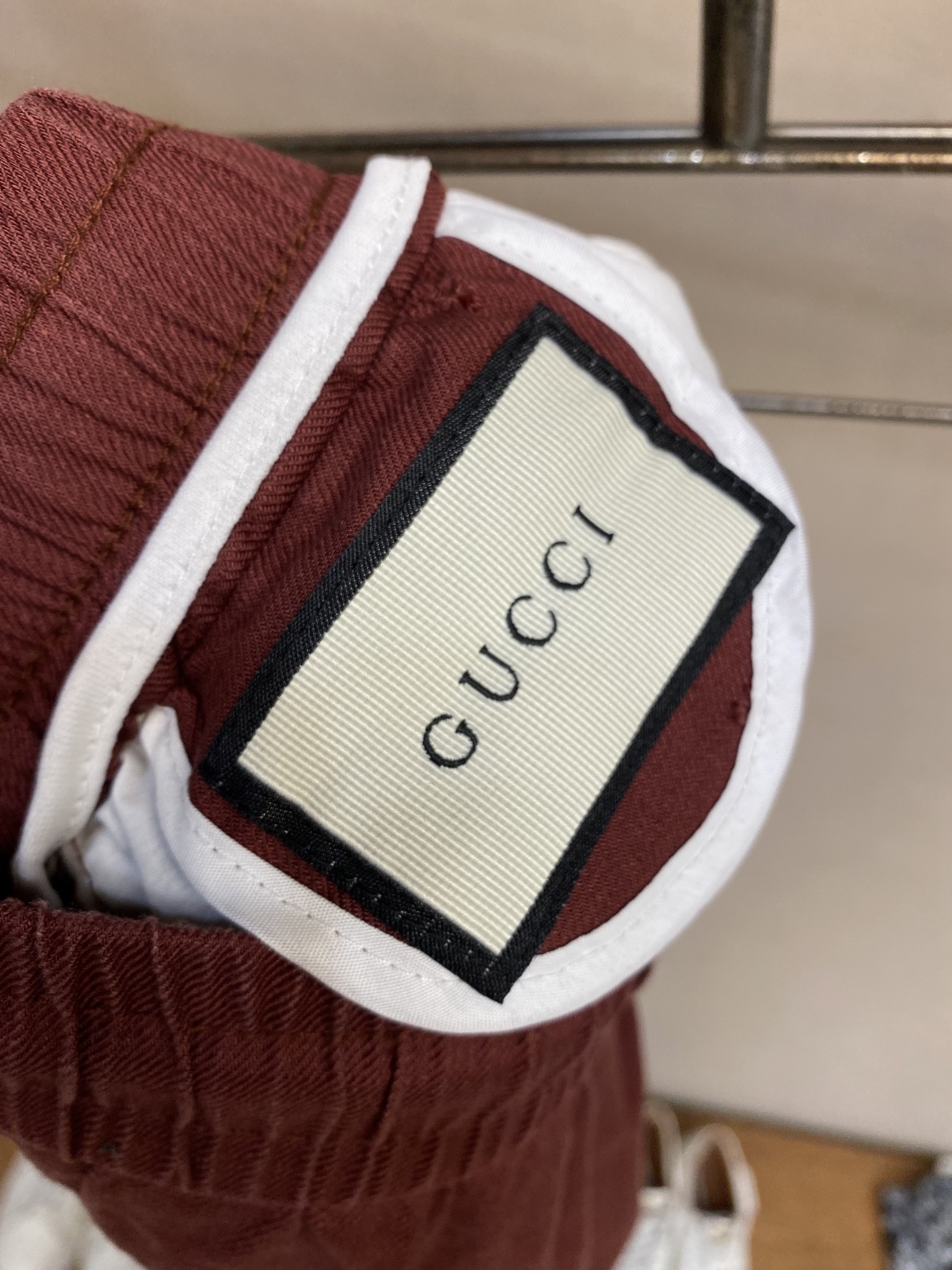 Summer Essential: Gucci Wine-Sack Breathable Pants for Stylish Comfort - 图片 5