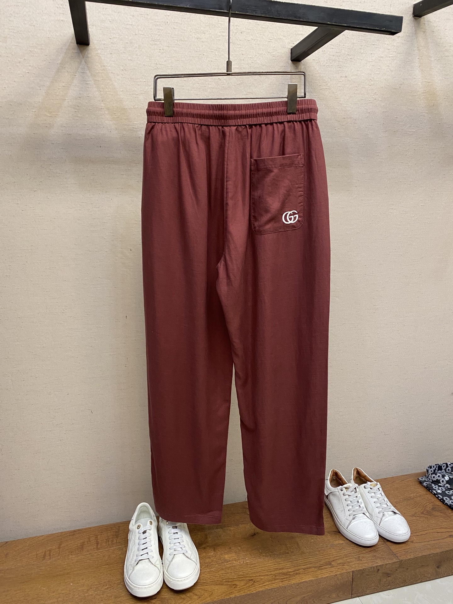 Summer Essential: Gucci Wine-Sack Breathable Pants for Stylish Comfort - 图片 2