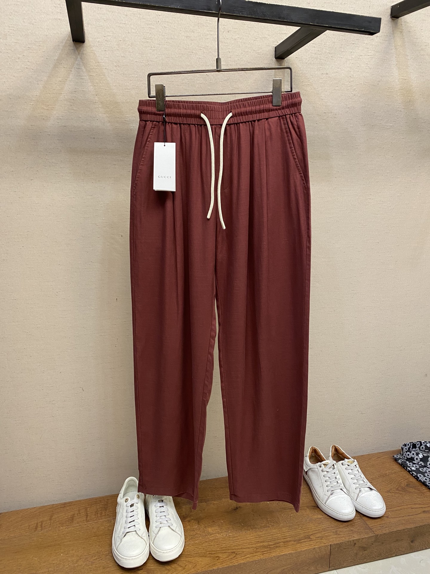 Summer Essential: Gucci Wine-Sack Breathable Pants for Stylish Comfort - 图片 1