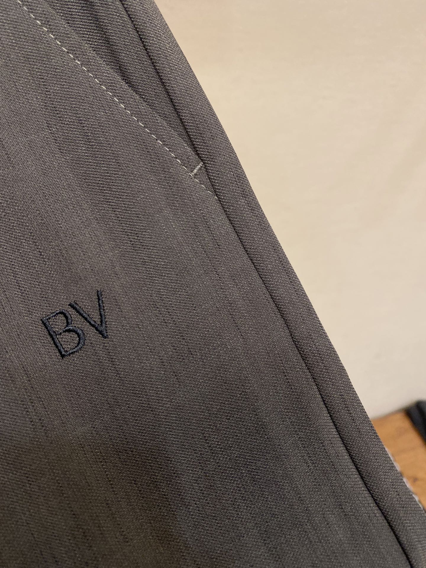 BV Tan Sterinous Thongs: Summer Closet Treasure with Asteroid-Inspired Design - 图片 7