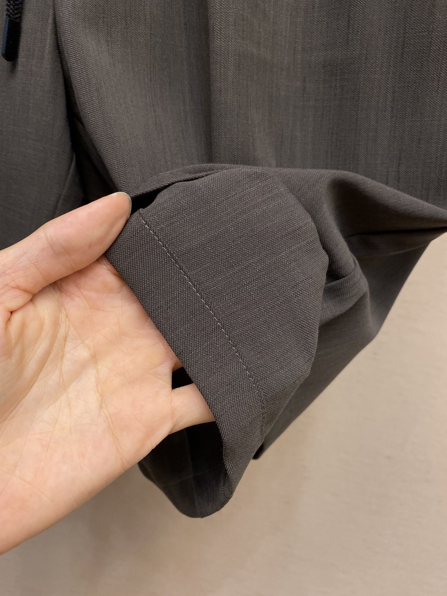 BV Tan Sterinous Thongs: Summer Closet Treasure with Asteroid-Inspired Design - 图片 8