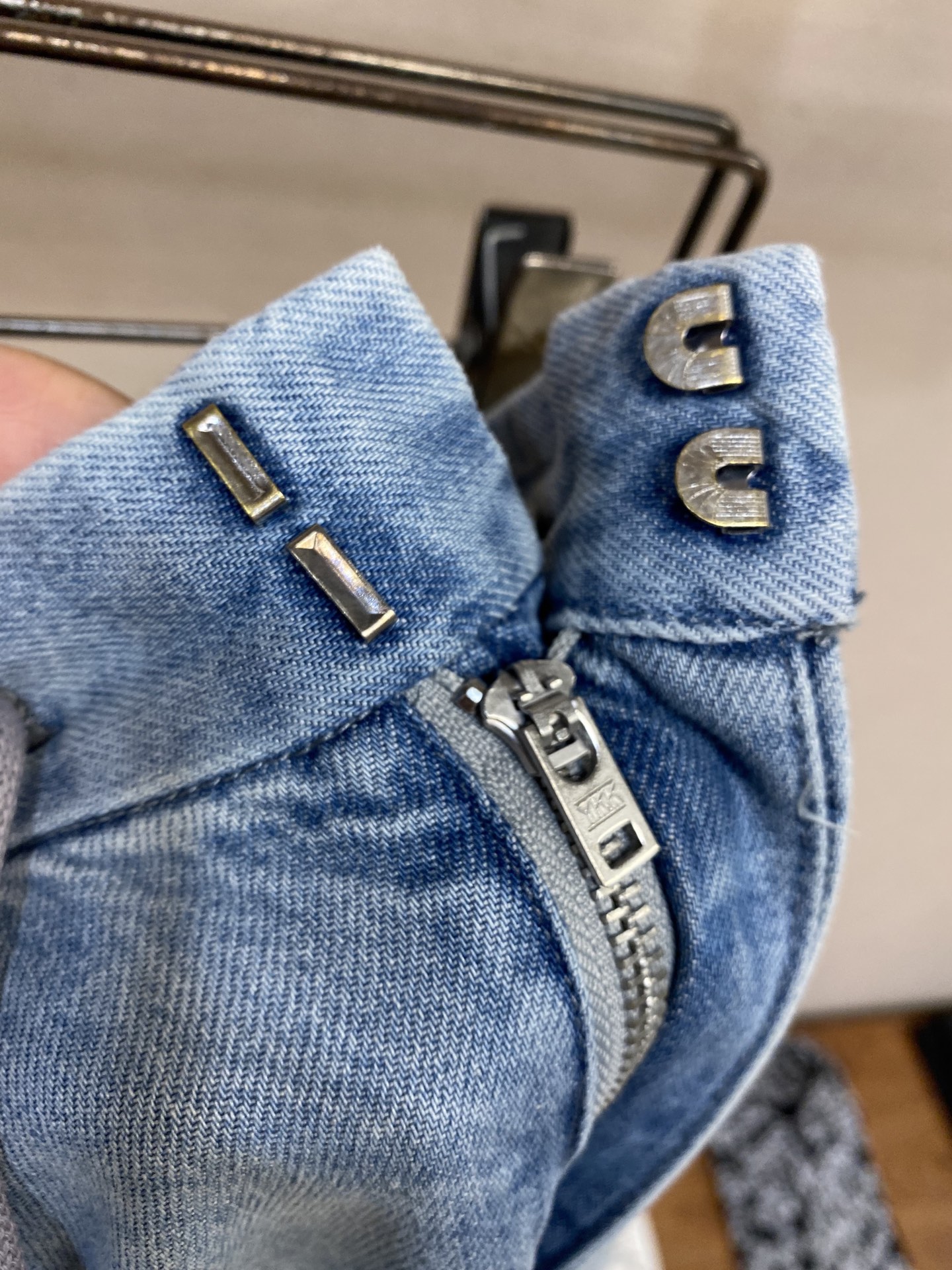 P672 B.C. Platinum Linen Wool Jeans: Luxurious Comfort with Timeless Style - 图片 4