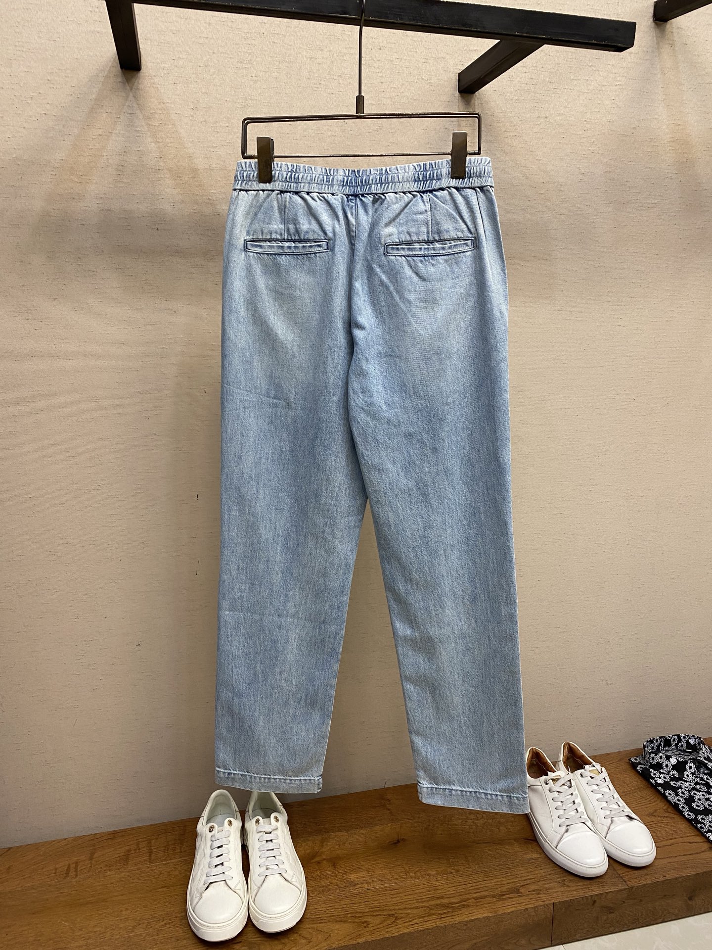 P672 B.C. Platinum Linen Wool Jeans: Luxurious Comfort with Timeless Style - 图片 2