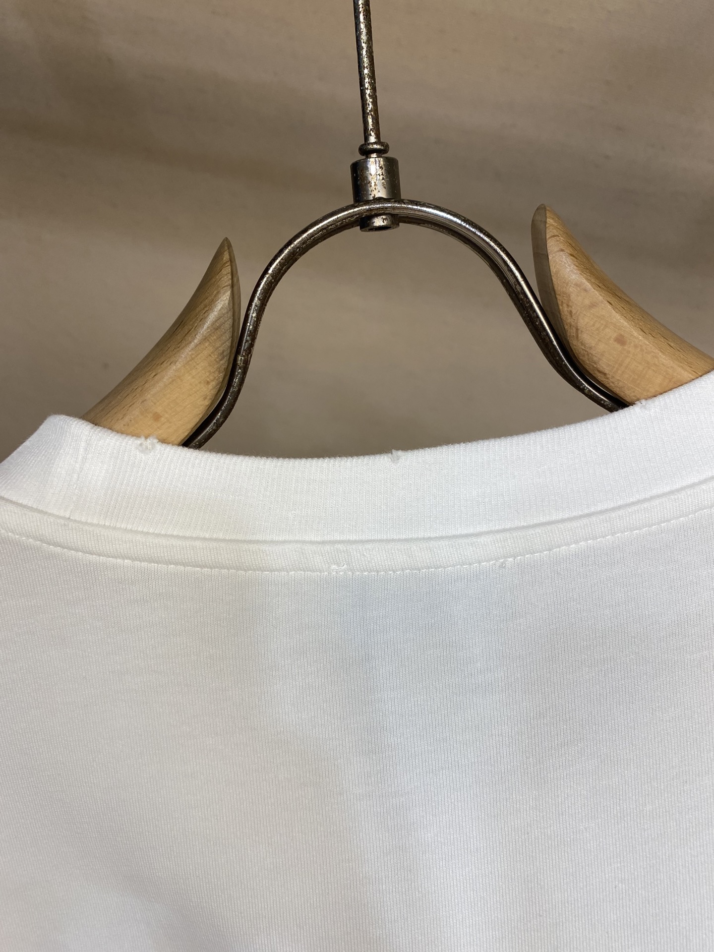 🌟🌟Dior，*FW 这款 Christian Dio* Couture T 恤是二零二五秋季男装系列新
