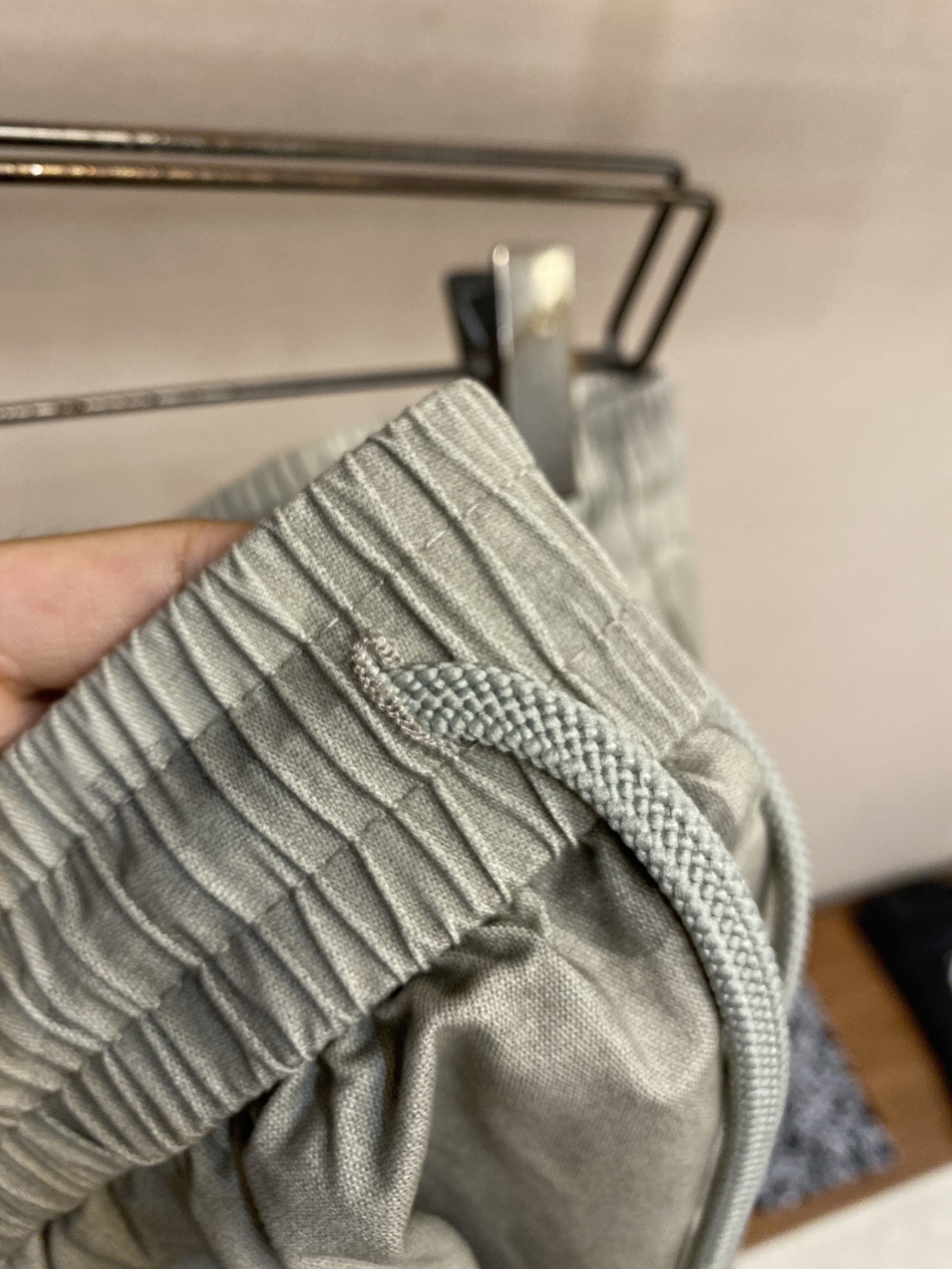 MM6Magila Colored Leisure Pants: Comfortable, Stylish, and Functional Outdoor Wear - 图片 3
