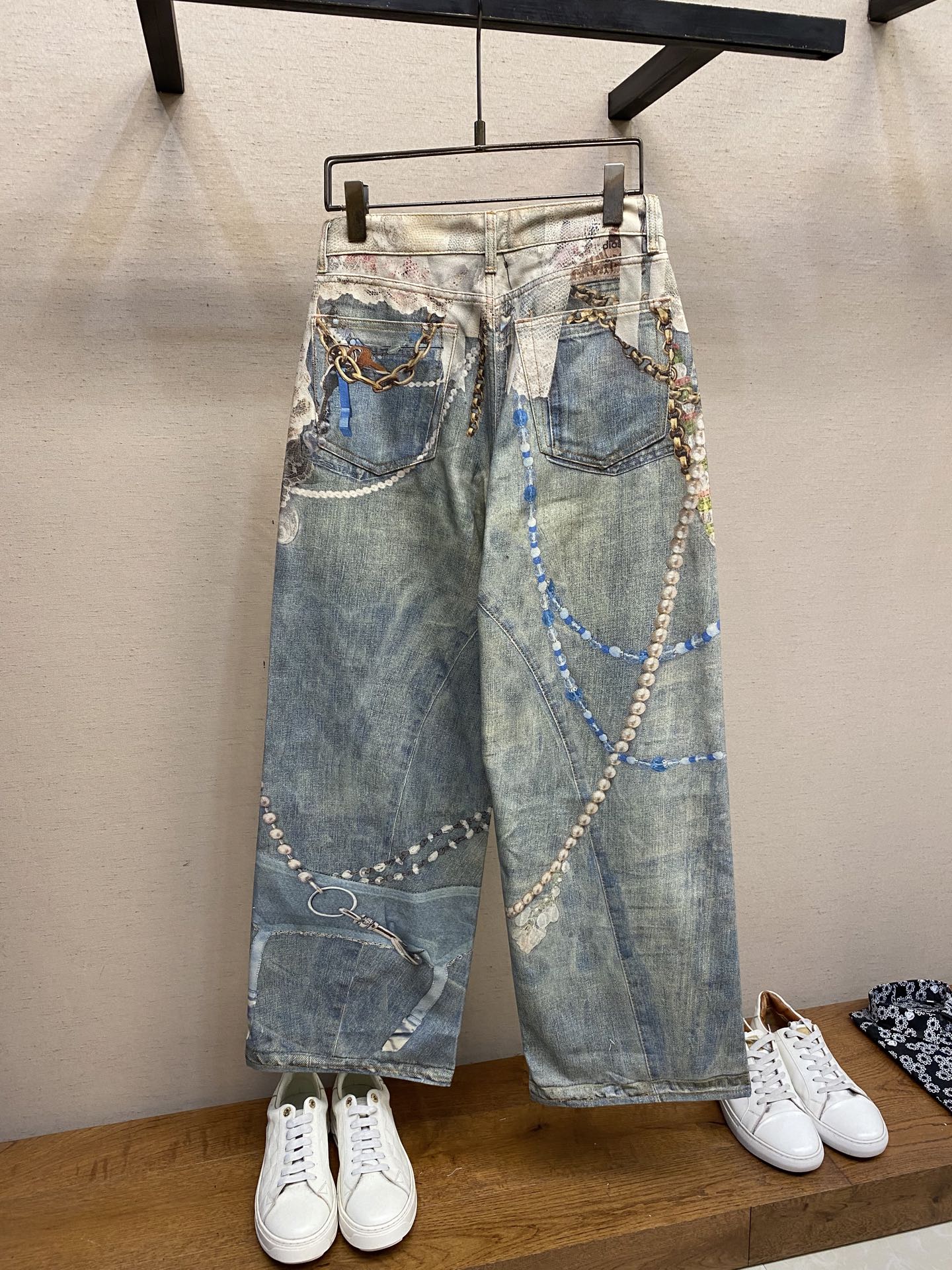 Acne Studios 1981-3D Printing Retro Jeans: Old Cowboys’ Art Rebirth in Fashion - 图片 2