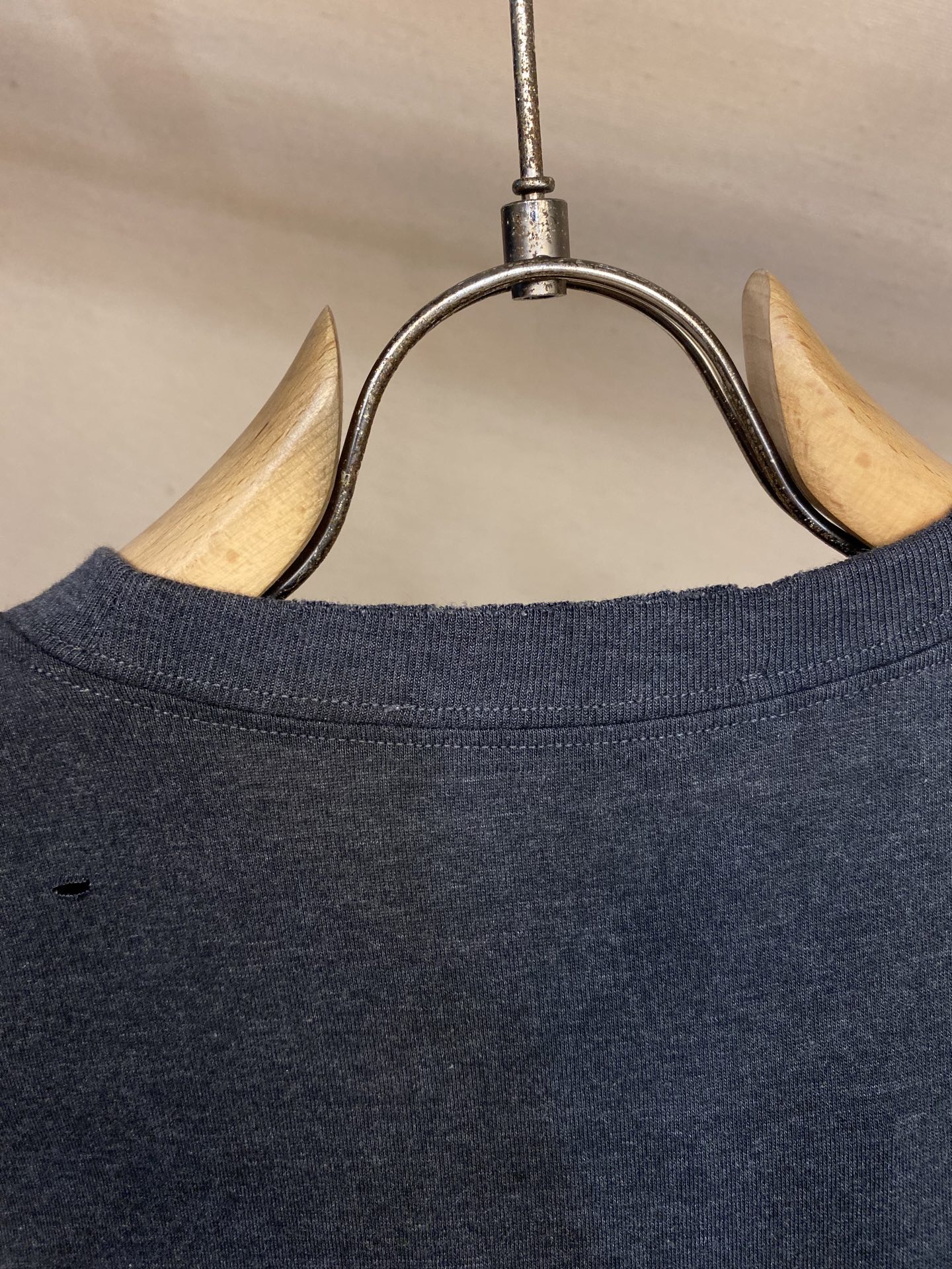 AcneStudios Black-and-White Smiley Face T-Shirt Collection – Sizes S, M, L - 图片 9