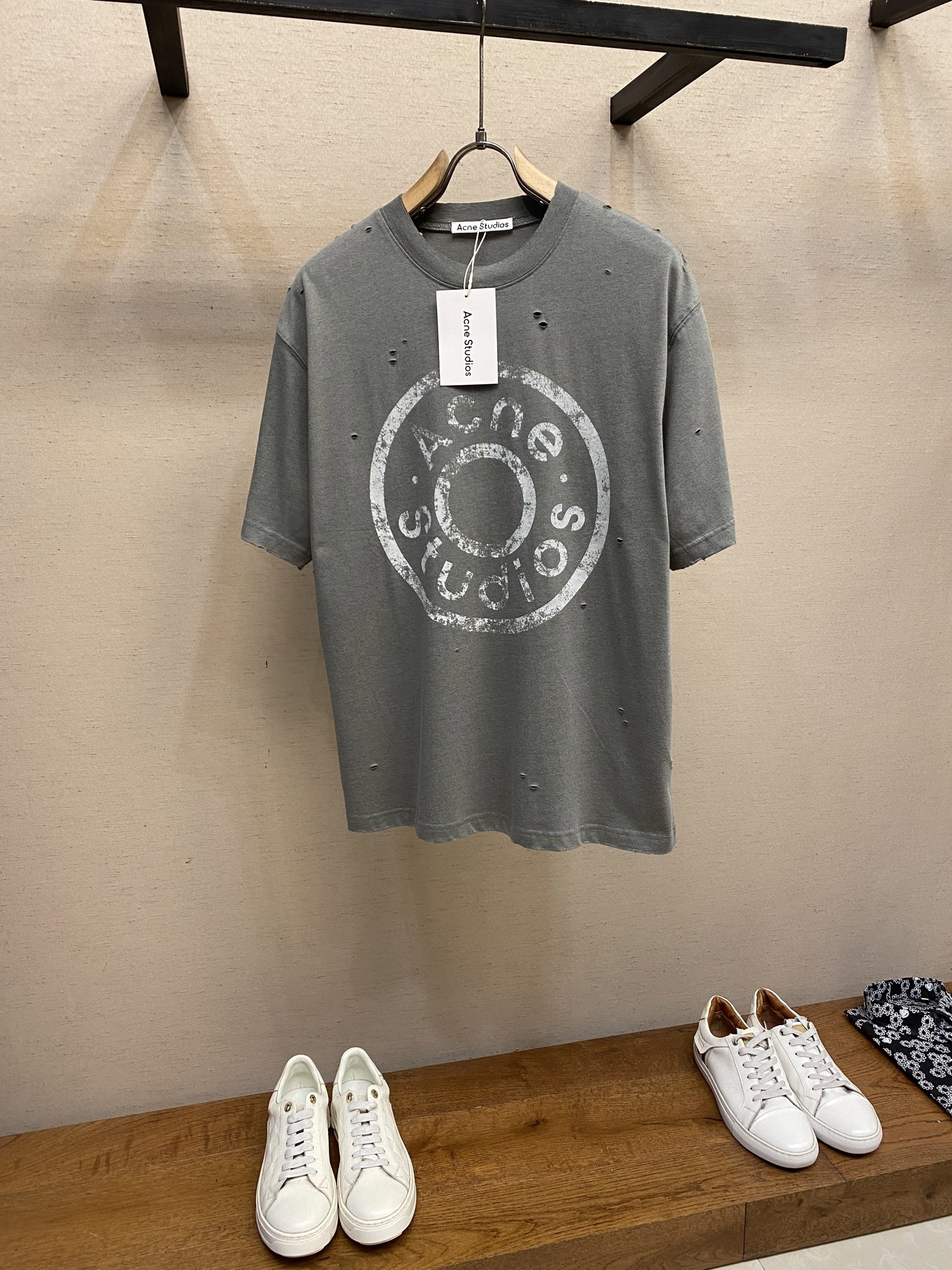AcneStudios Black-and-White Smiley Face T-Shirt in Various Sizes – Latest Collection