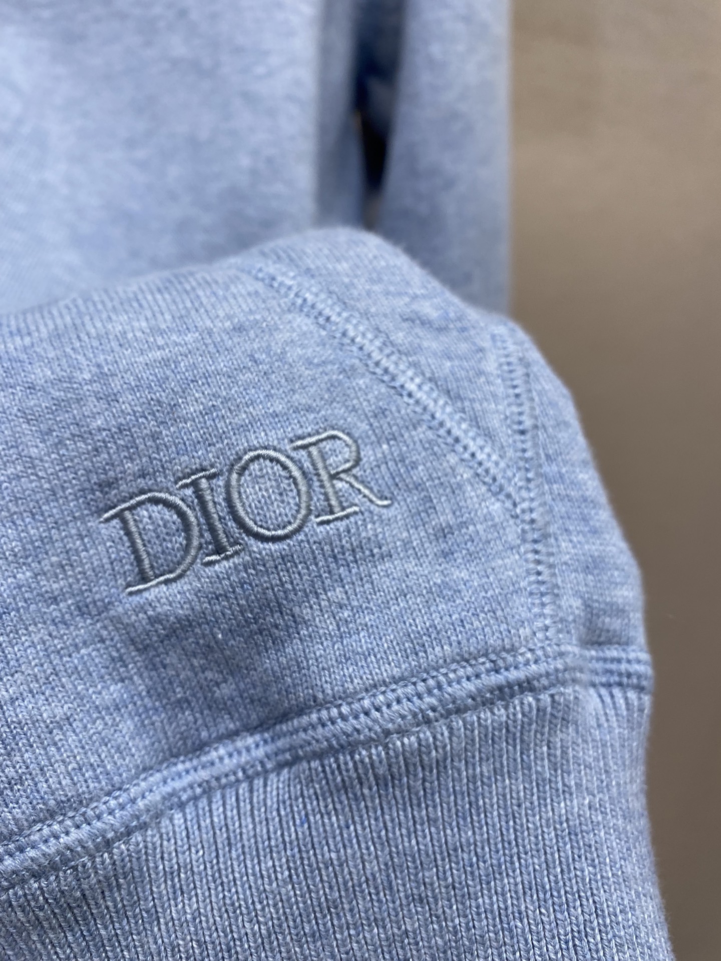 Dior Autumn/Winter New Clothes: Stylish Design, High Quality, Unisex Sports Fashion. - 图片 9