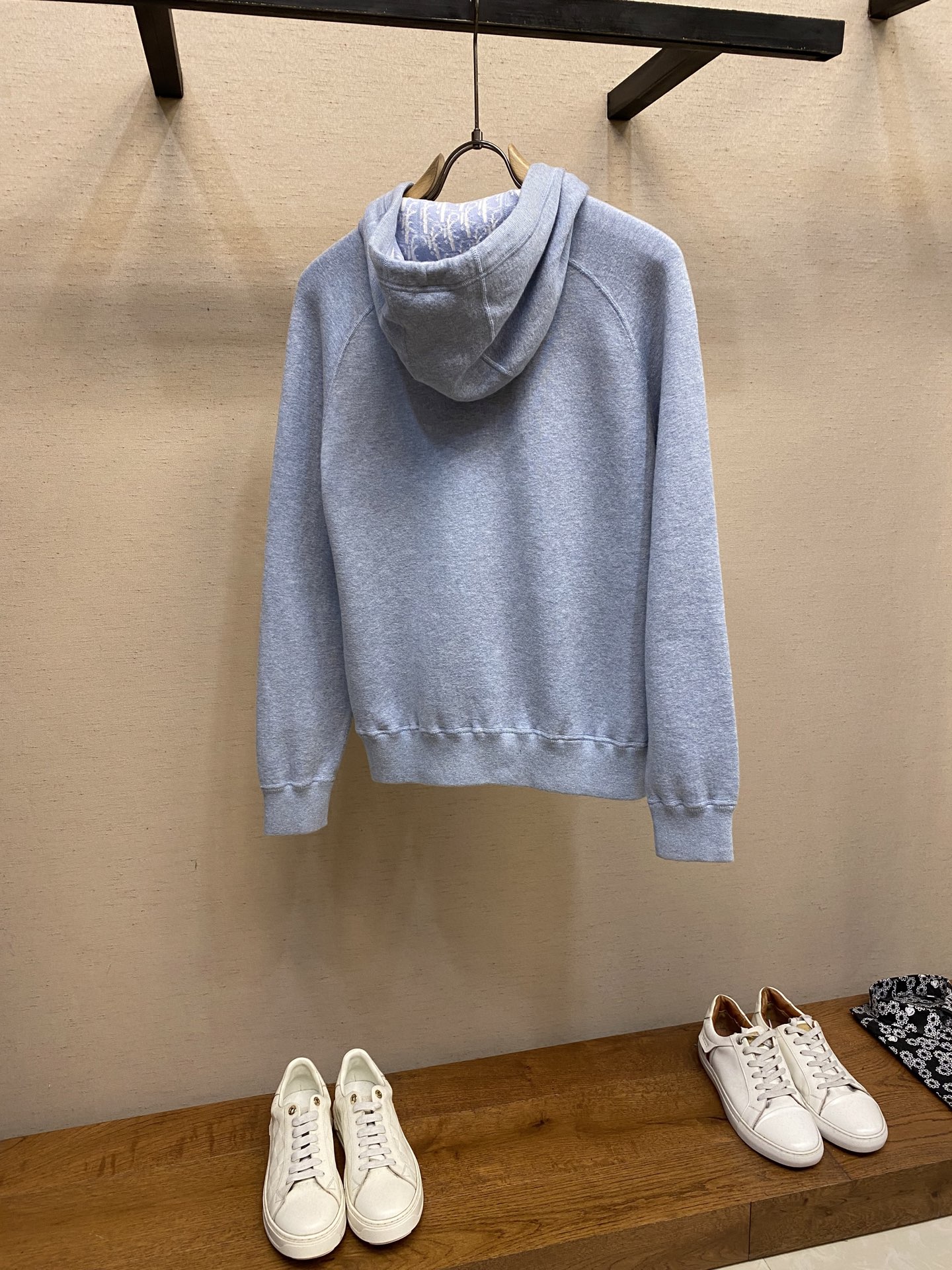 Dior Autumn/Winter New Clothes: Stylish Design, High Quality, Unisex Sports Fashion. - 图片 3