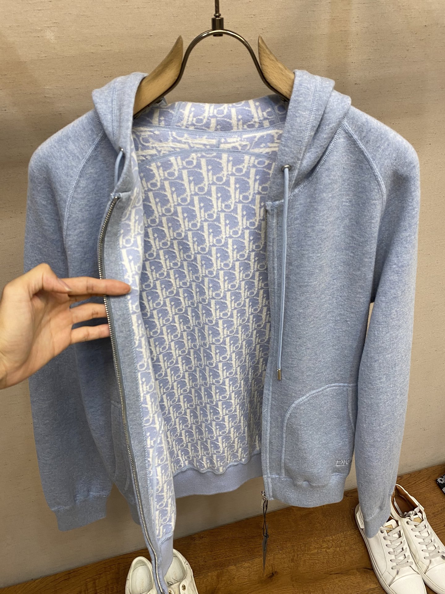 Dior Autumn/Winter New Clothes: Stylish Design, High Quality, Unisex Sports Fashion. - 图片 8