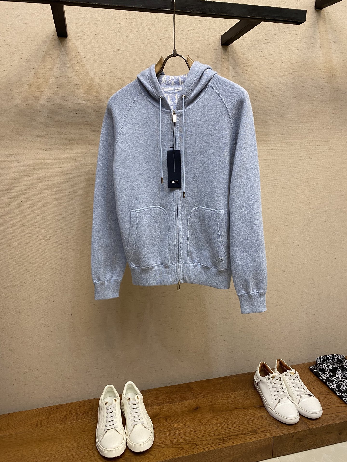 Dior Autumn/Winter New Clothes: Stylish Design, High Quality, Unisex Sports Fashion.