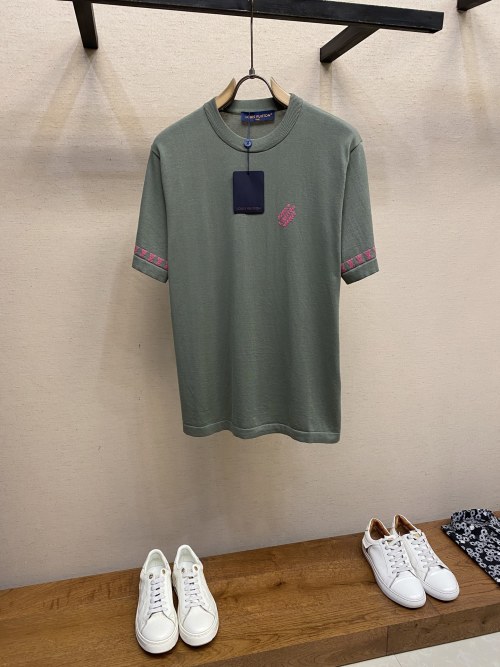 Louis Vuitton Men's Cotton Knit T-Shirt With Jacquard Logo - Casual Style 1 Louis Vuitton Men's Cotton Knit T-Shirt With Jacquard Logo - Casual Style