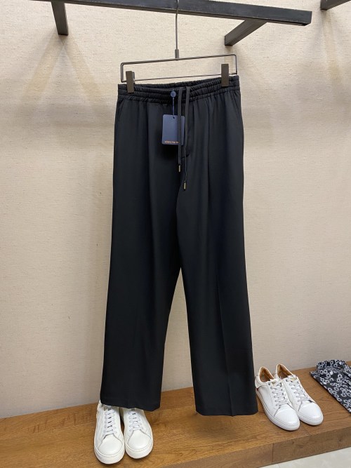 Louis Vuitton 2025FW Drawstring Wool Trousers Black, Casual and Formal Style 1 Louis Vuitton 2025FW Drawstring Wool Trousers Black, Casual and Formal Style