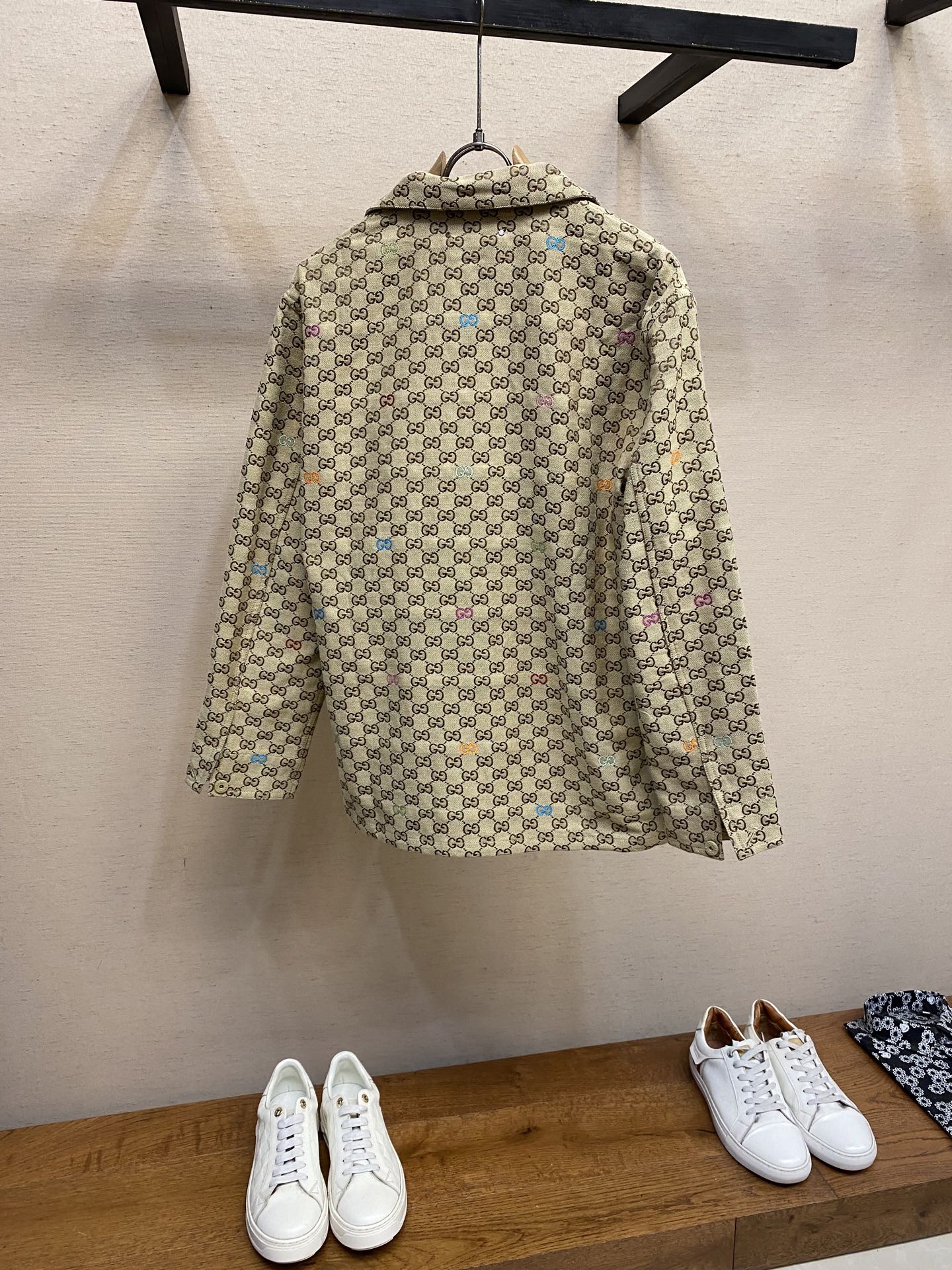 2025 Gucci Autumn Morning GG Canvas Jacket in Camel and Dark Brown - 图片 3