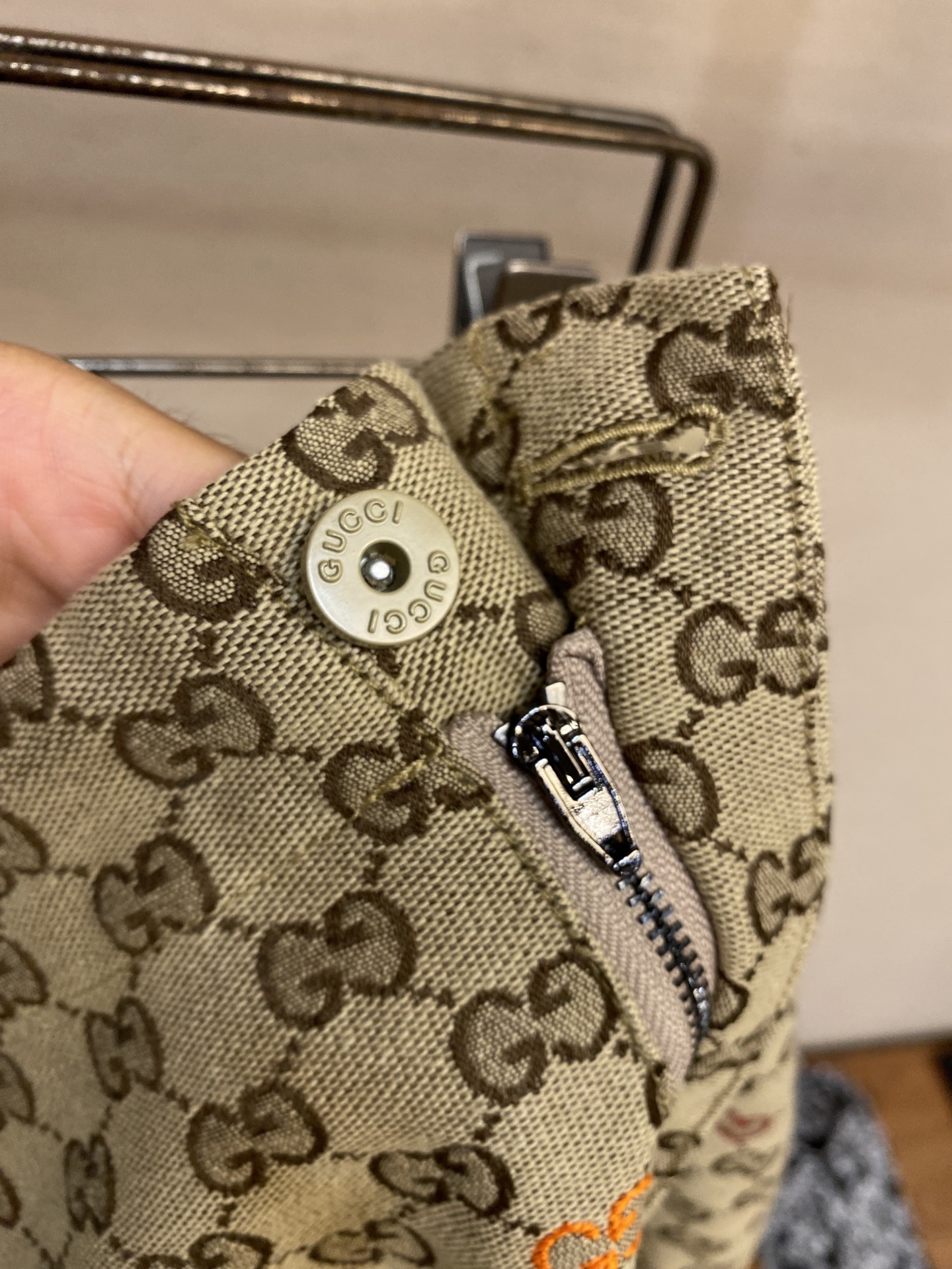 Gucci Camel and Dark Brown GG Canvas Shorts with GG Tweaks, Size S-XL - 图片 5