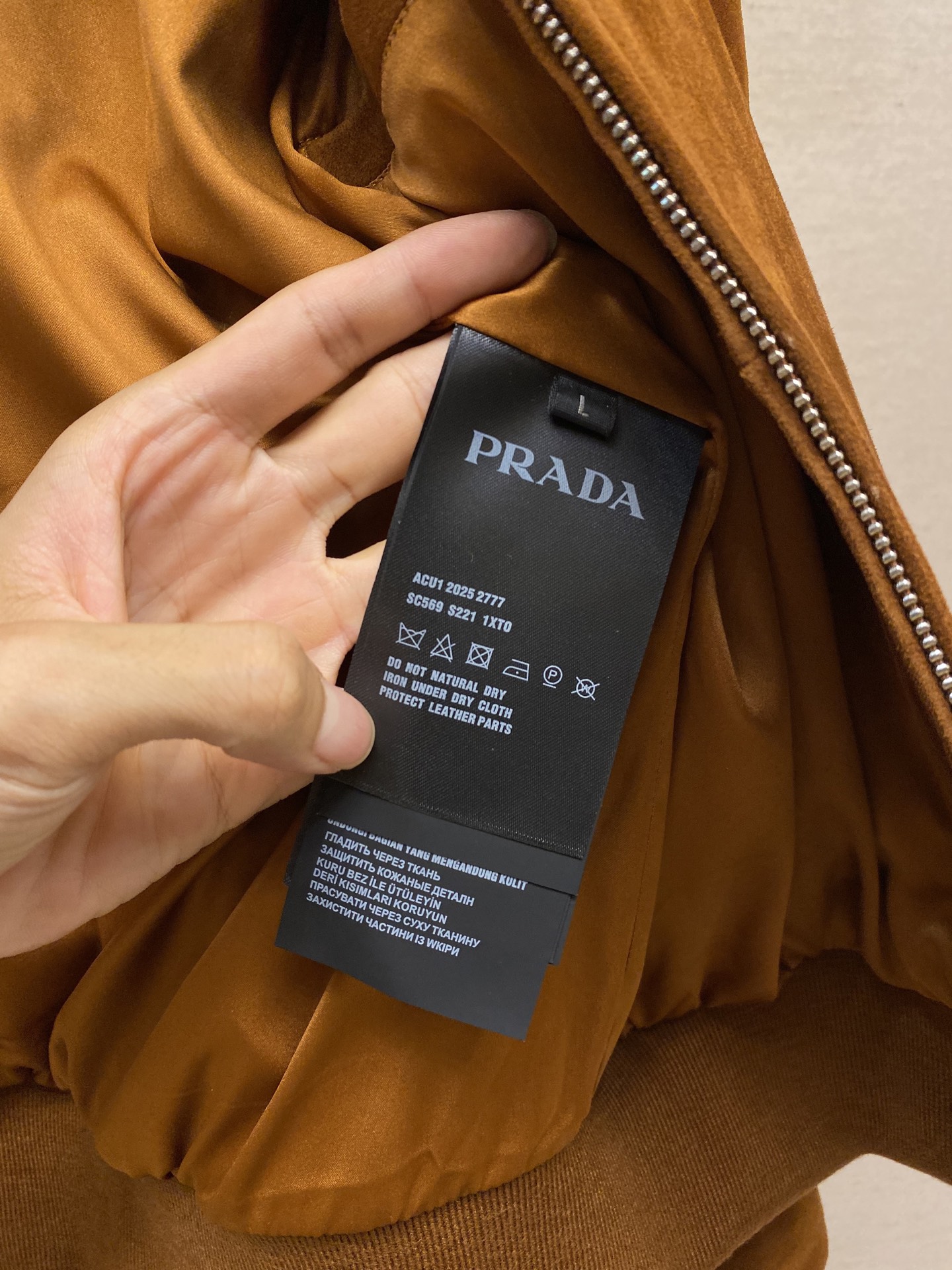 Prada Retro Twirl Jacket with Amber Horn Buttons, Size 48-56 - 图片 8