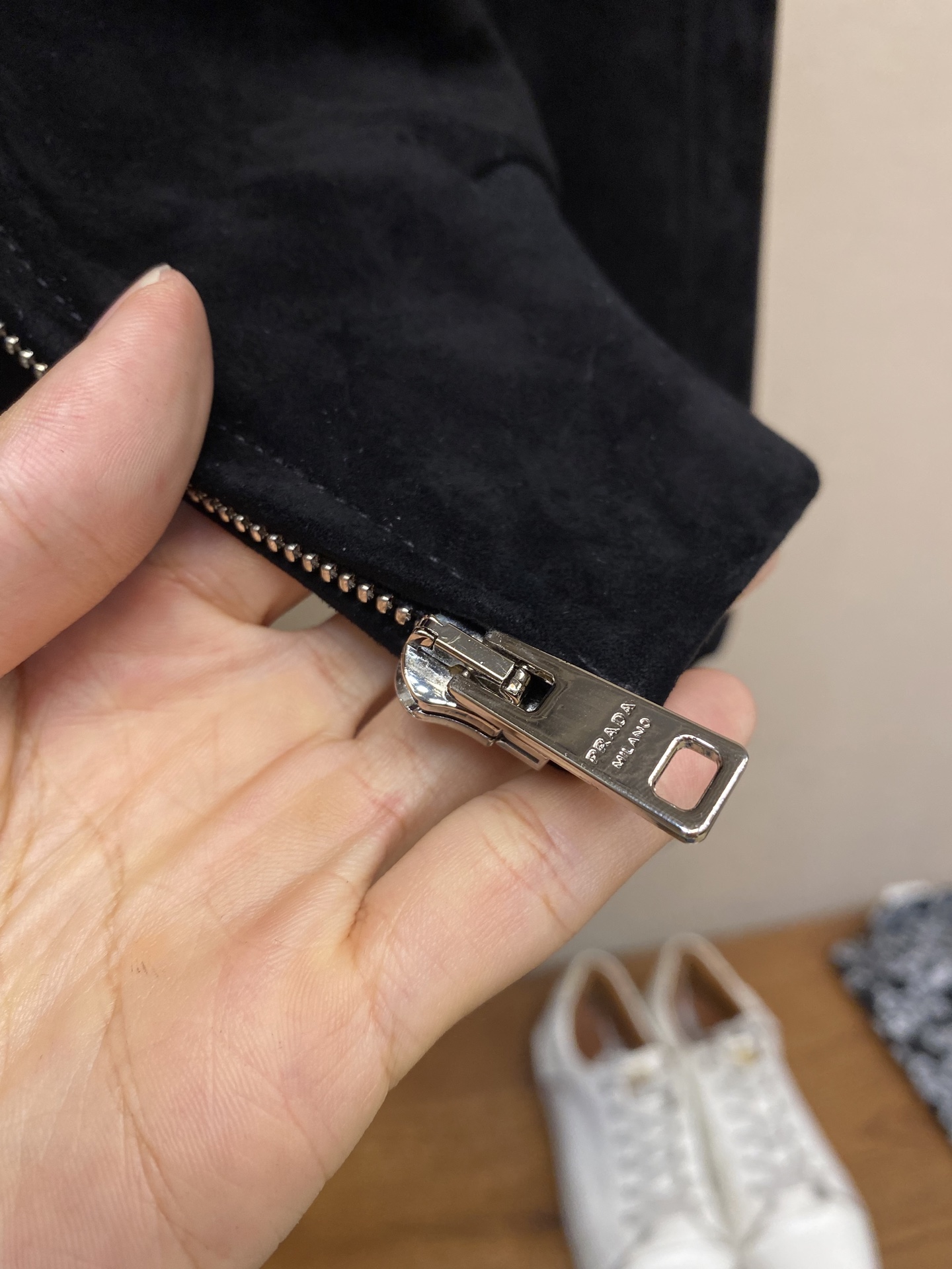 Prada Retro Twirl Jacket: Stylish, Retro, and High Quality Craftsmanship - 图片 7