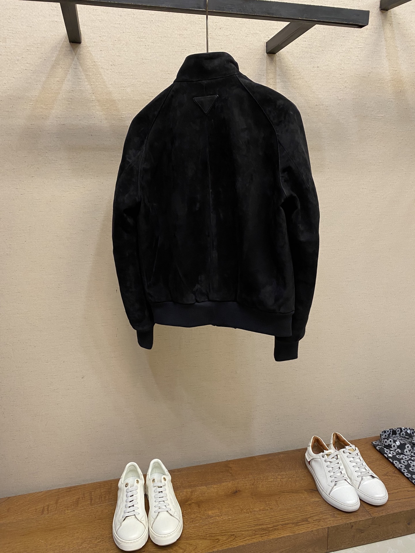 Prada Retro Twirl Jacket: Stylish, Retro, and High Quality Craftsmanship - 图片 2