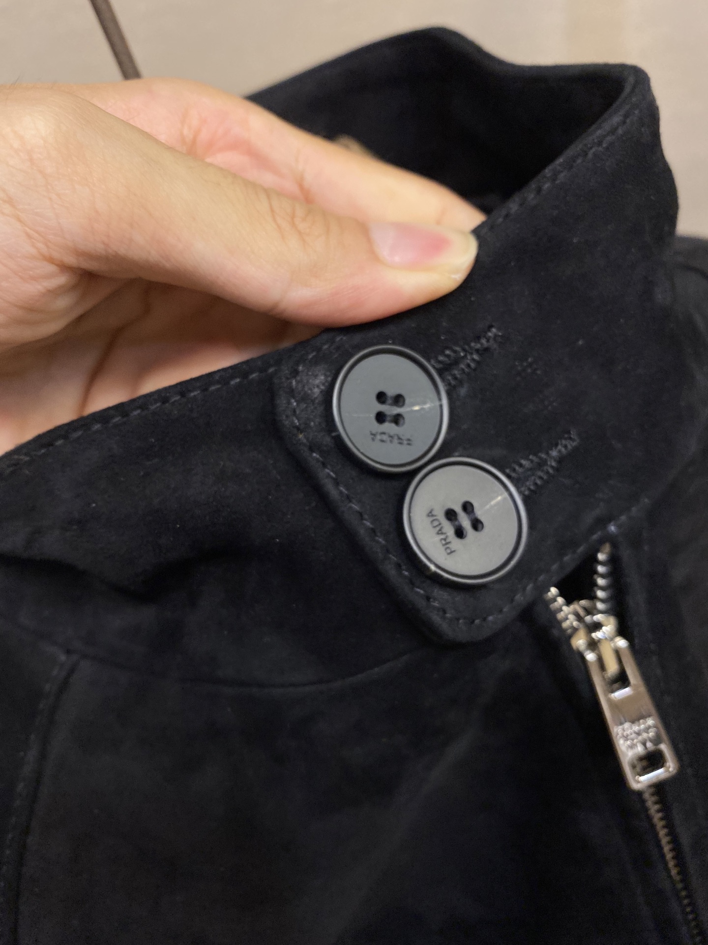 Prada Retro Twirl Jacket: Stylish, Retro, and High Quality Craftsmanship - 图片 6