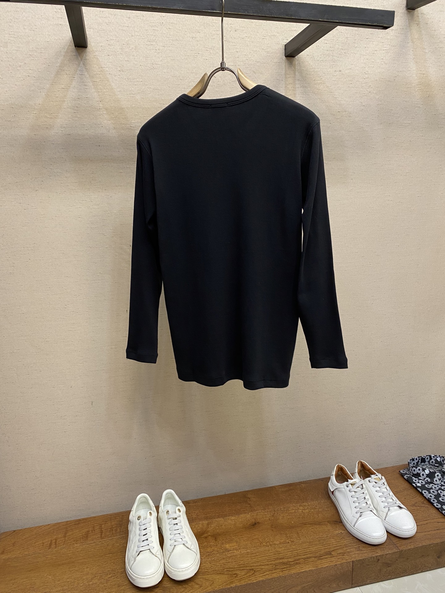 Celine 2025FW TRIOMPHE Embroidered T-Shirts: Washing Methods and Sizes Guide for Pearl Buttoned Shirts - 图片 2