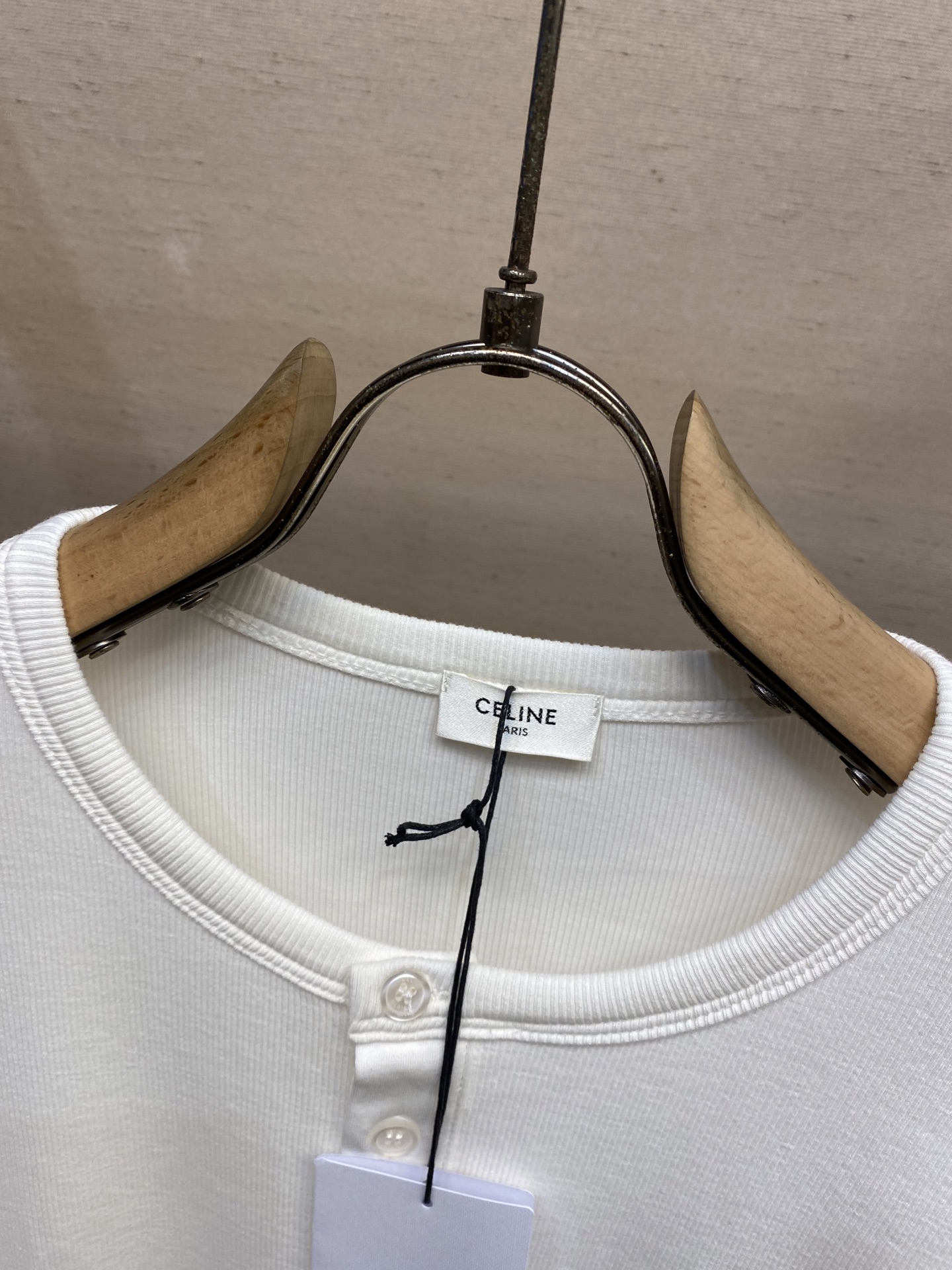 “Celine 2025FW TRIOMPHE Embroidered T-Shirts Care Guide and Size Range” - 图片 4