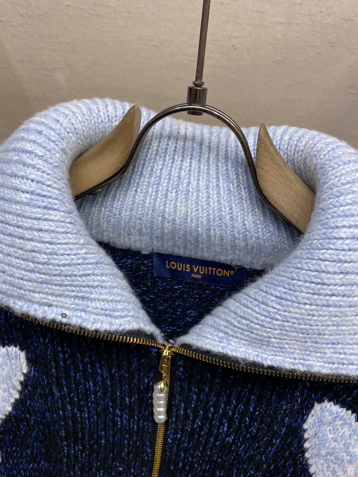 P1008 🌟🌟 1V/LOUIS 25FW NEW DOUBLE-FISH KNITTED ZIPPER SWEATER COAT FOR AUTUMN AND WINTER RULER: XS-L - 图片 3