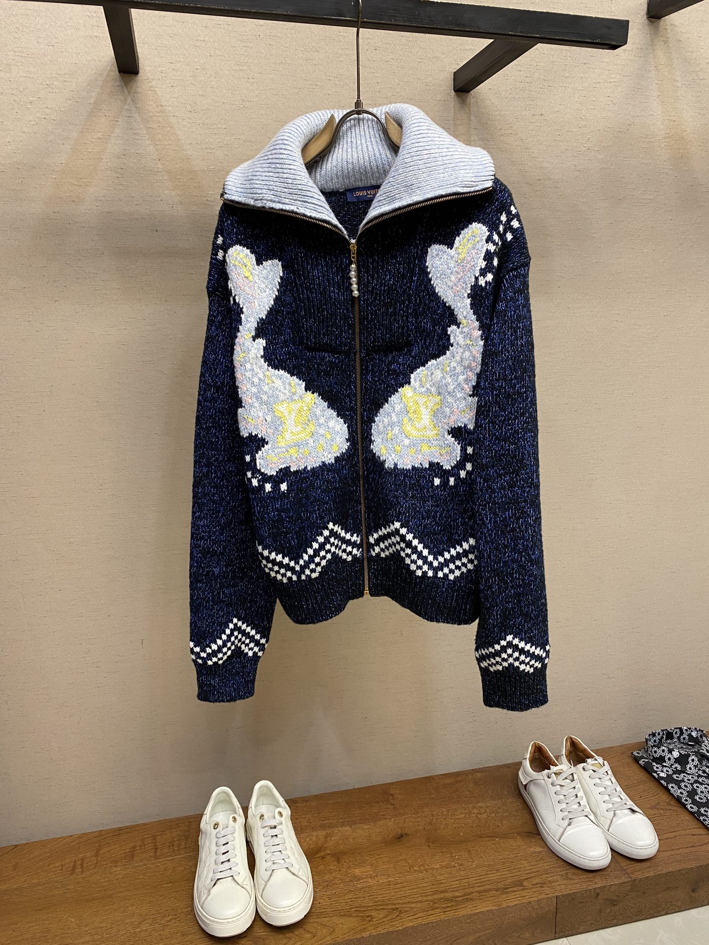 P1008 🌟🌟 1V/LOUIS 25FW NEW DOUBLE-FISH KNITTED ZIPPER SWEATER COAT FOR AUTUMN AND WINTER RULER: XS-L