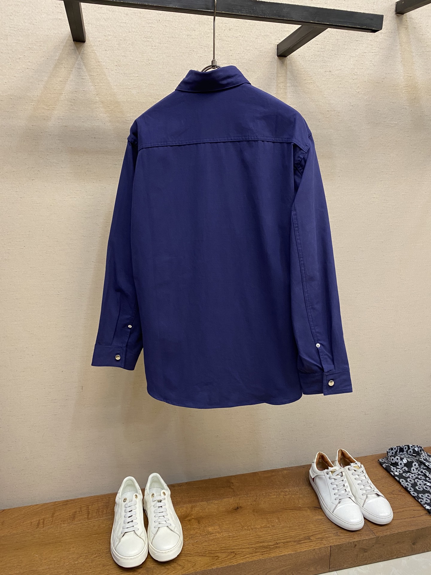 Luxury Dior Embroidered Cotton Shirt Review: Features, Design, and Fit for Summer Comfort - 图片 2