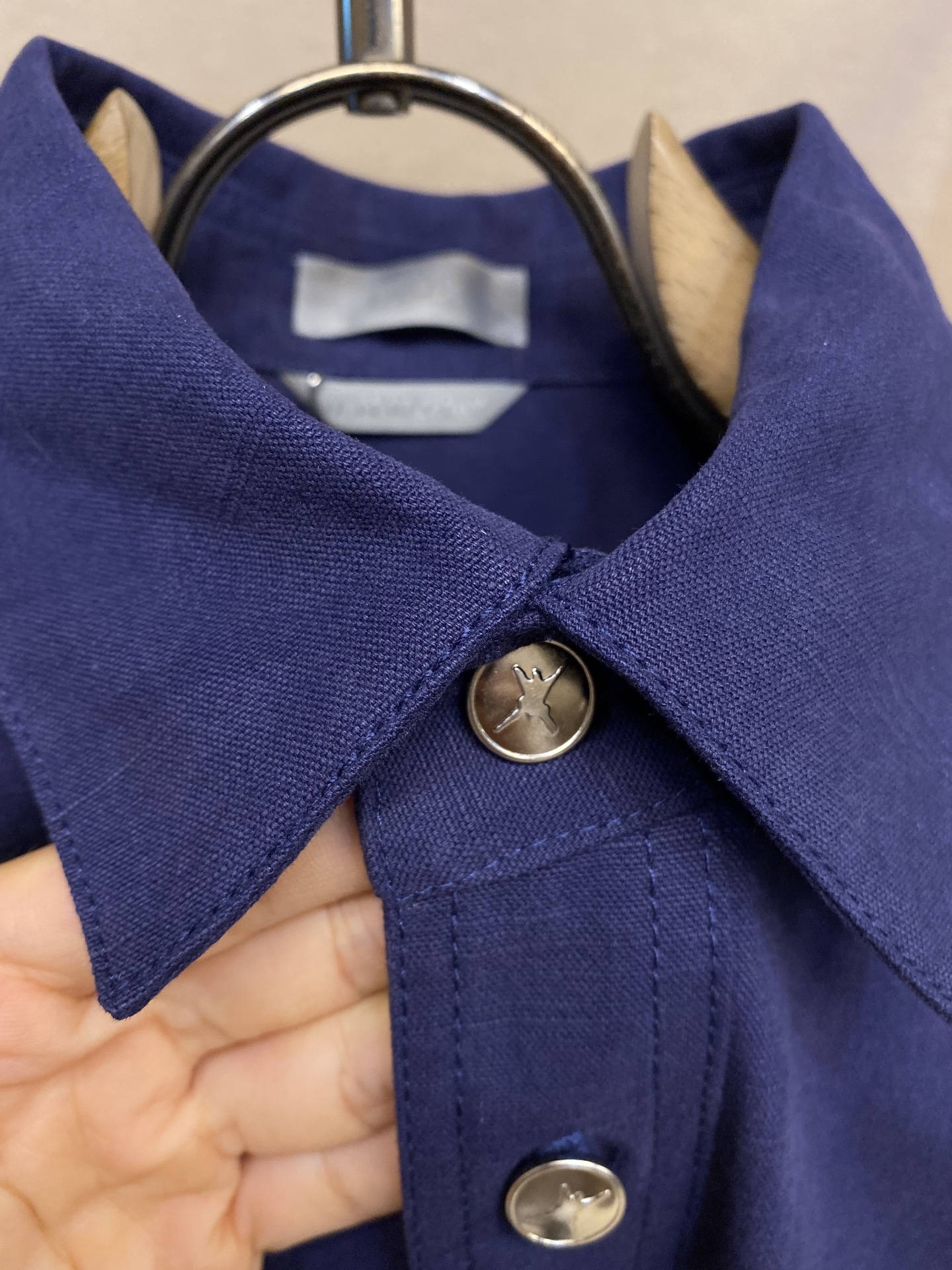 Luxury Dior Embroidered Cotton Shirt Review: Features, Design, and Fit for Summer Comfort - 图片 6