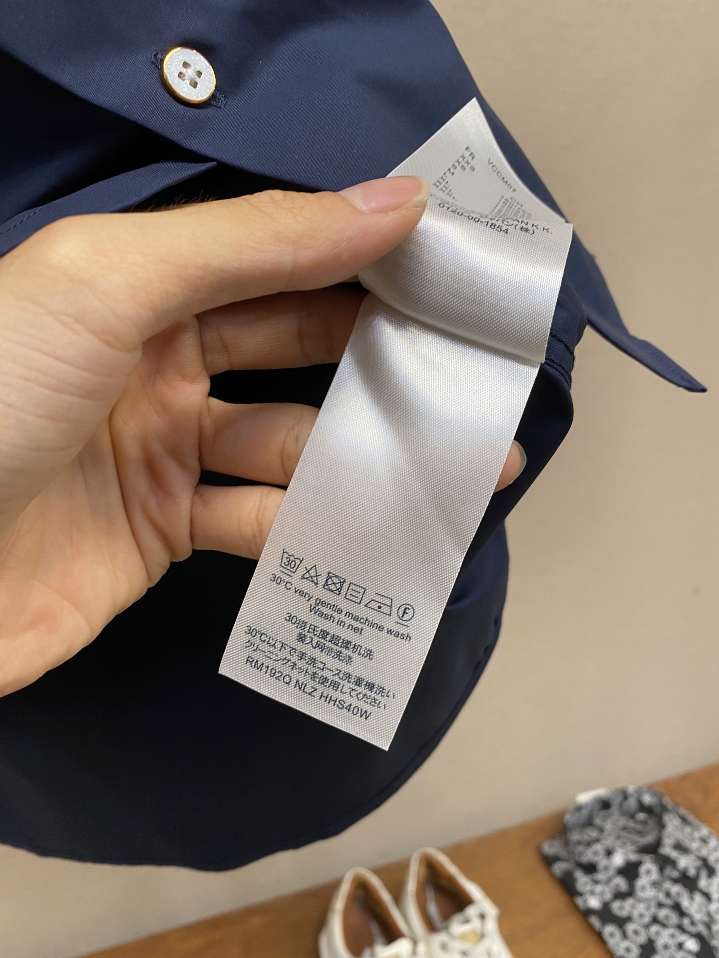 “Nigo Co-Signed Blue Long Sleeve Shirt: Pharrell Collaboration 2025 Collection Review” - 图片 8