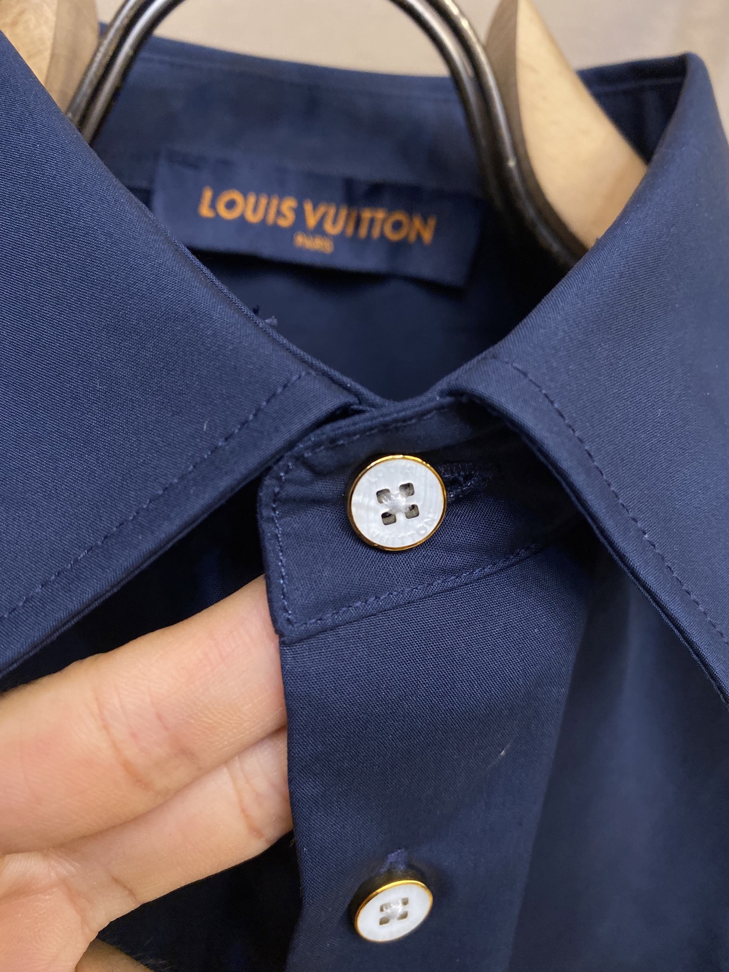 “Nigo Co-Signed Blue Long Sleeve Shirt: Pharrell Collaboration 2025 Collection Review” - 图片 6
