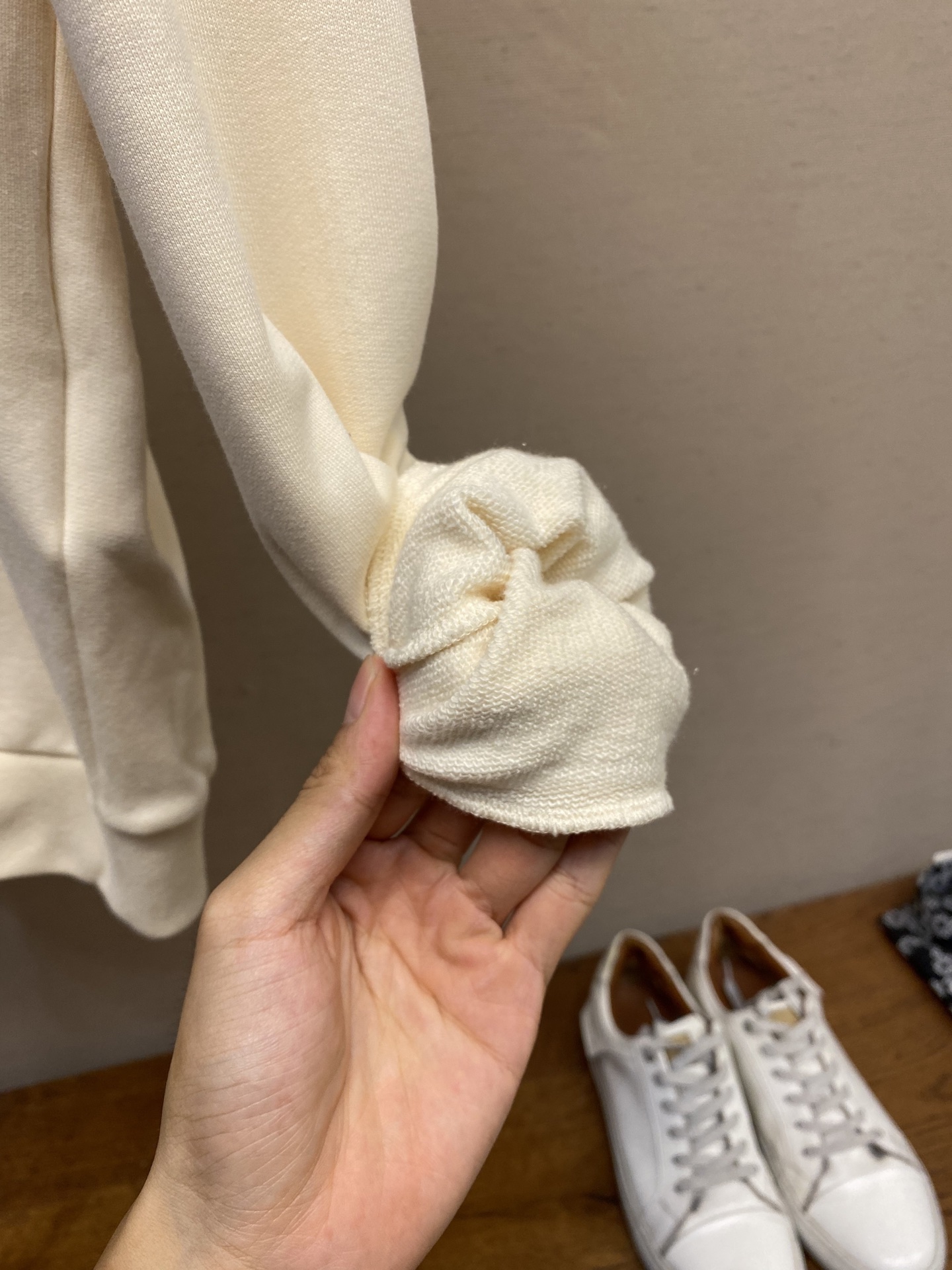 “2025FW Family Collection: Long-Sleeved Knitwear and Louis Vuitton Flower Case” - 图片 7