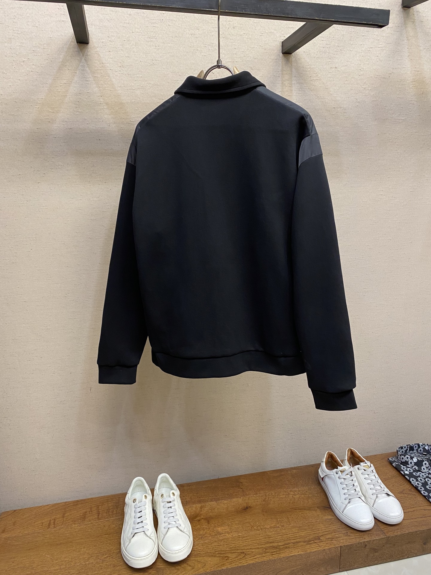 Prada Roman Latch Jacket: Nylon Fabric, Heating Effect, Fine Details, Sporty Elegance – Size S-XL - 图片 2