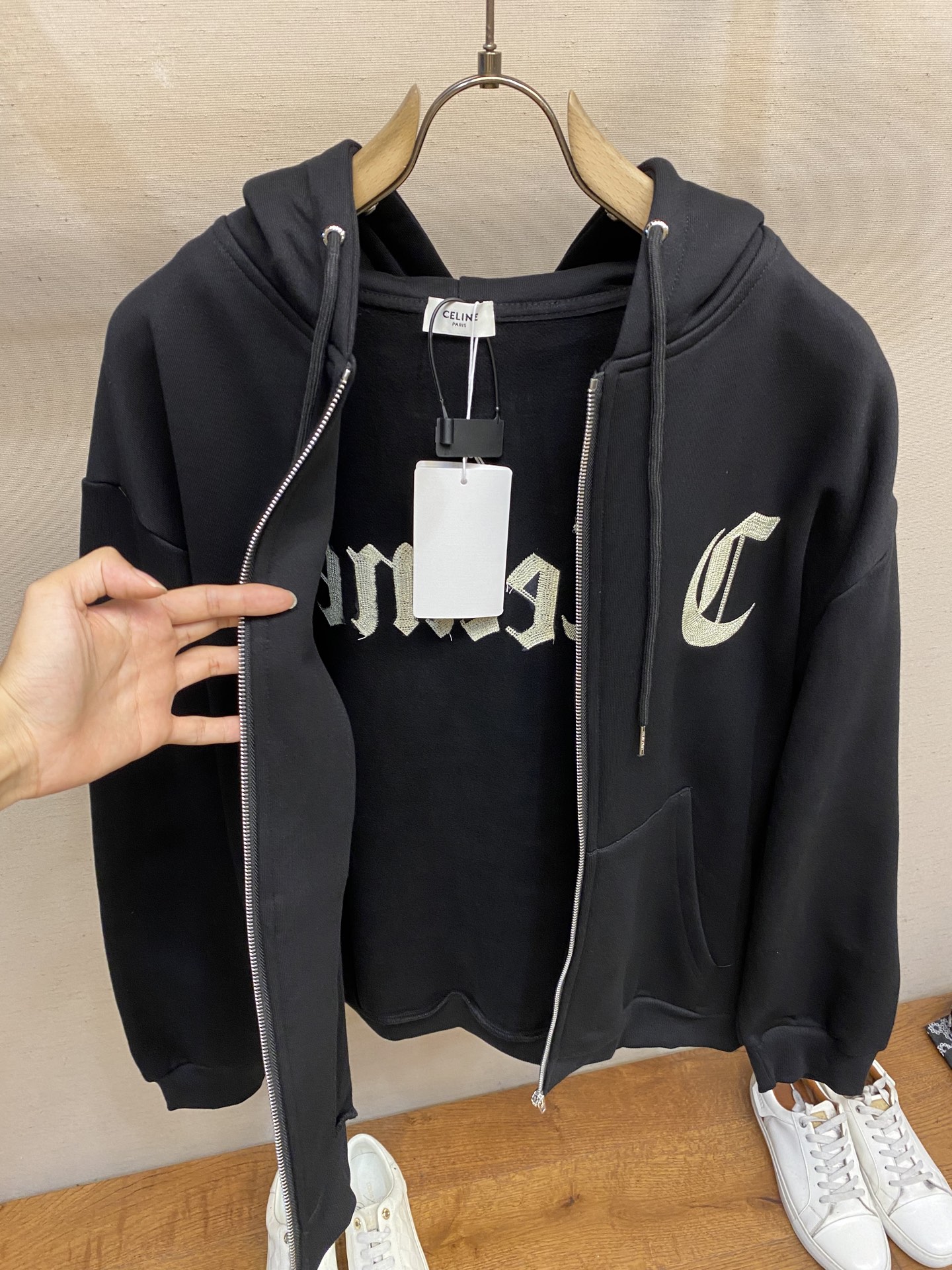 Luxury Celine Embroidered Hoodie Zipper Jacket with Premium Materials and Detailed Embroidery – Product Details and Features - 图片 9