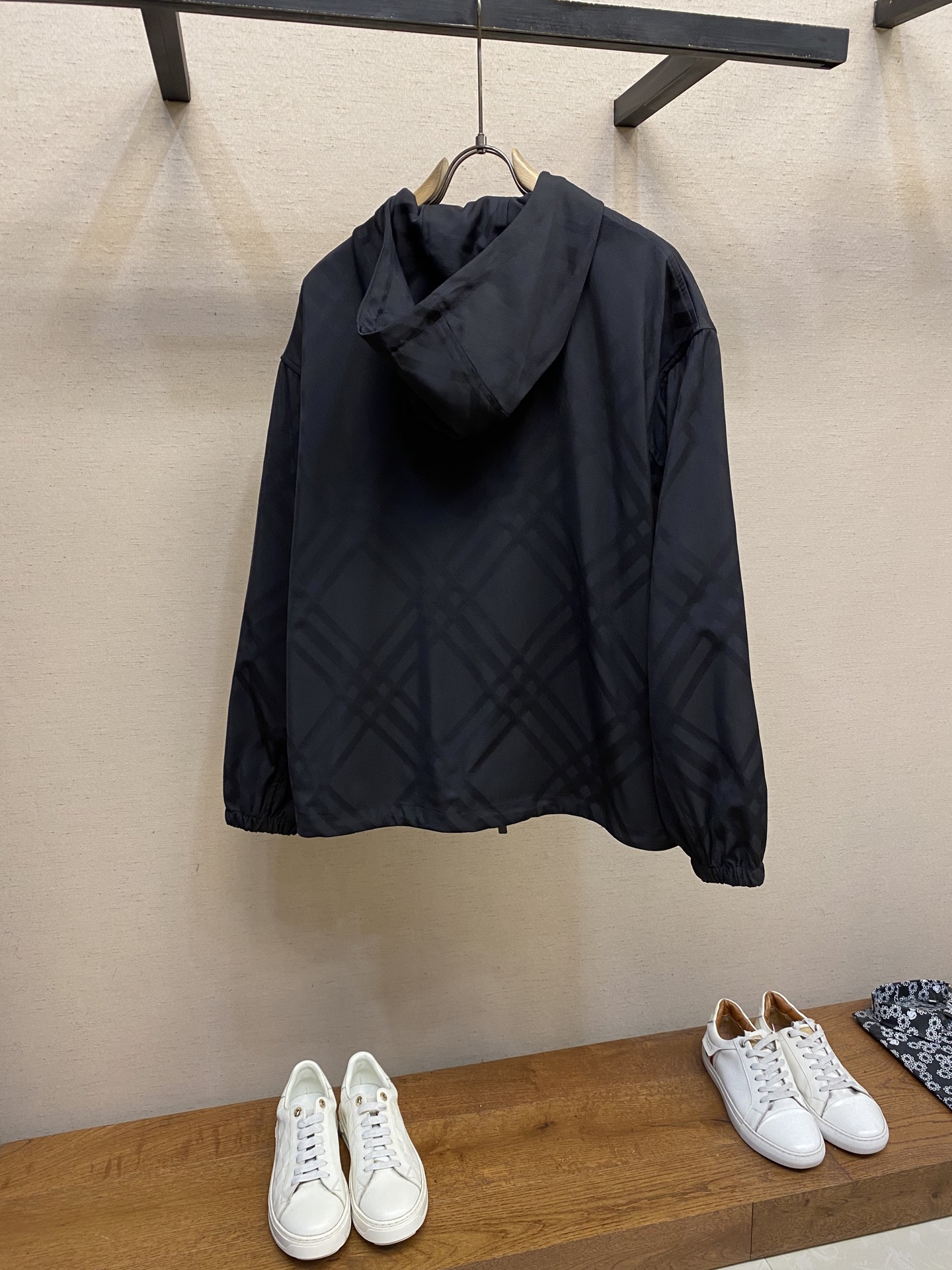 Embroidered Nylon Jacket Fabric Selection and Precision Embroidery Techniques – Size S-XL - 图片 2