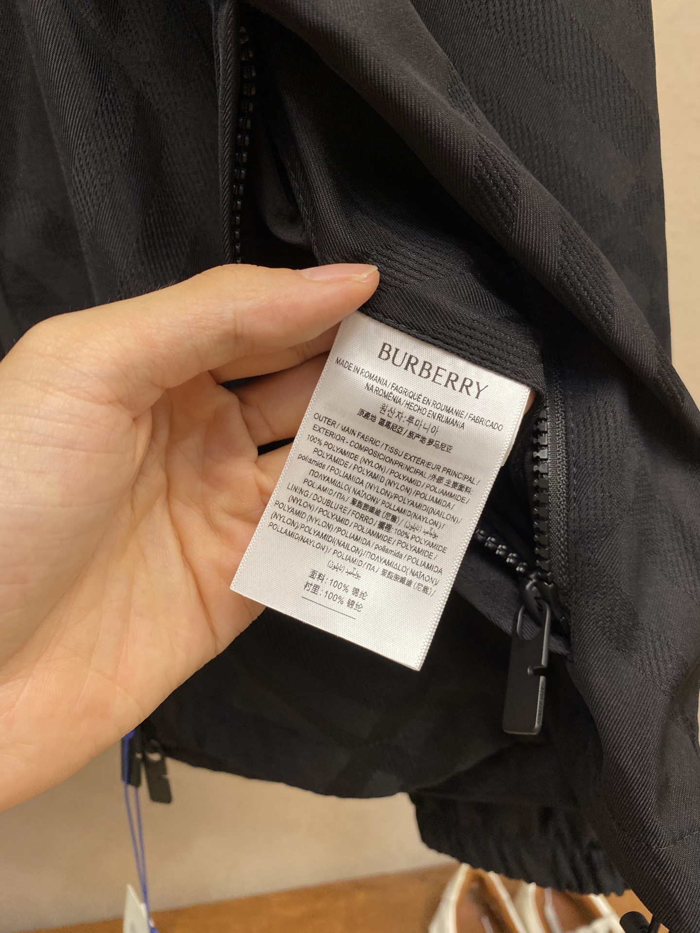Embroidered Nylon Jacket Fabric Selection and Precision Embroidery Techniques – Size S-XL - 图片 7
