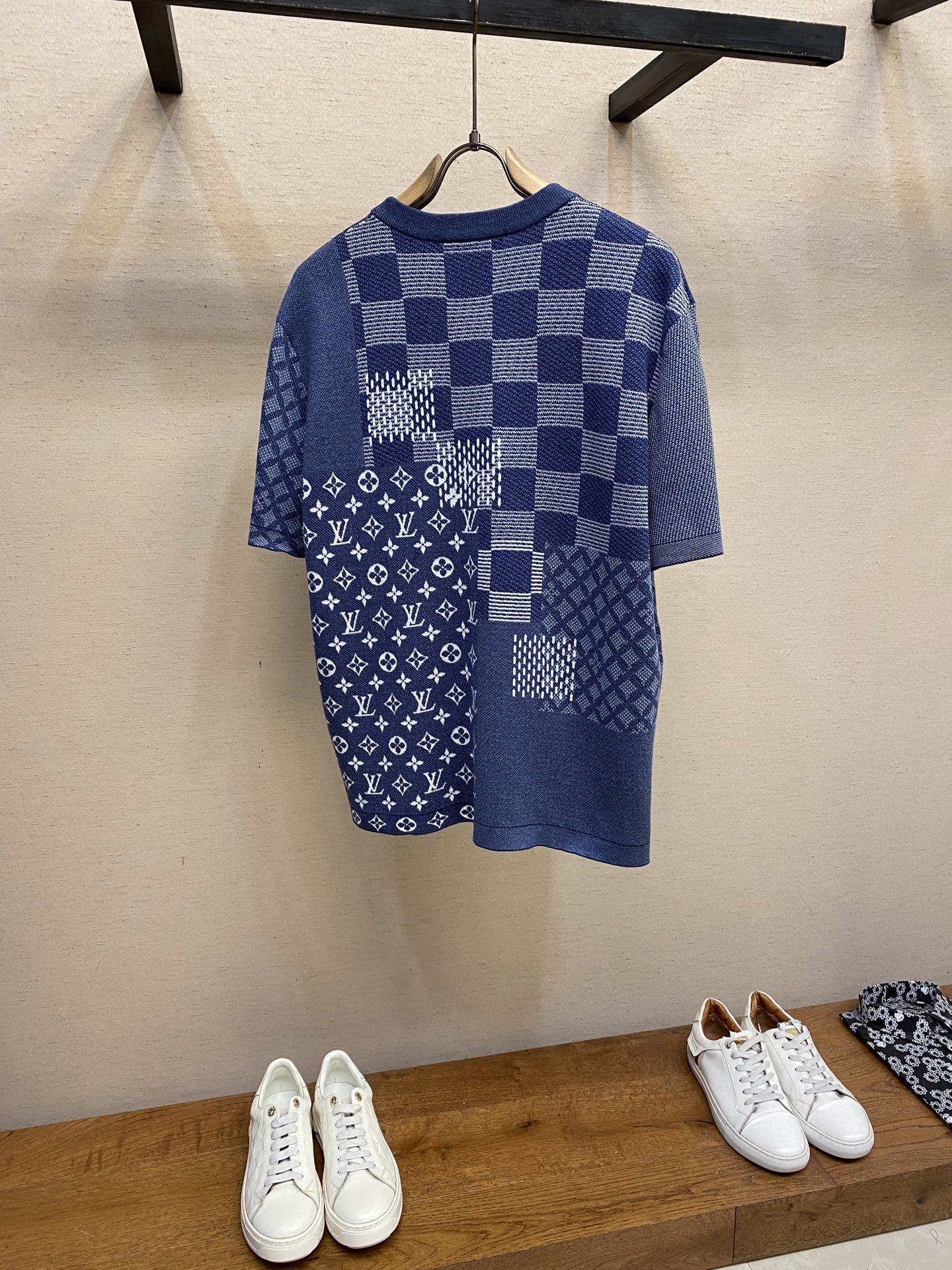 Alternative view of T-Shirt 11924
