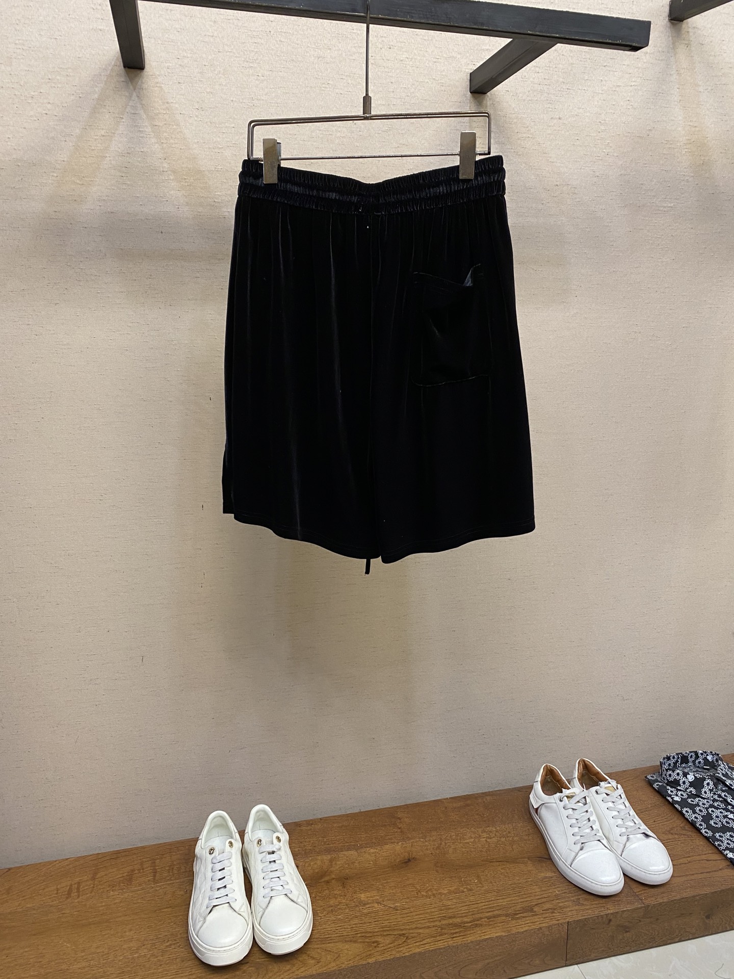 Title: P600 Charlie Luciano 2025 Summer Embroidered Shorts Review Summary: Stylish and comfortable shorts for outdoor activities, designed for fashion and functionality, available in sizes S-XL - 图片 2