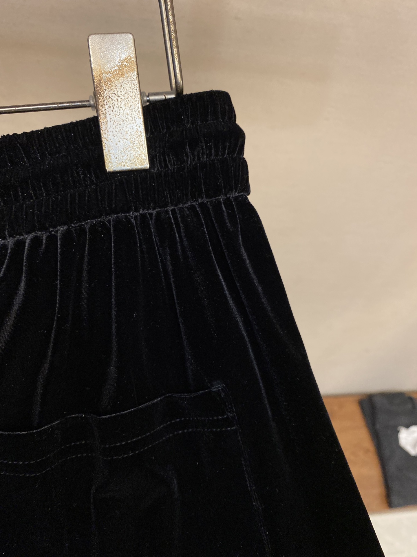 Title: P600 Charlie Luciano 2025 Summer Embroidered Shorts Review Summary: Stylish and comfortable shorts for outdoor activities, designed for fashion and functionality, available in sizes S-XL - 图片 9