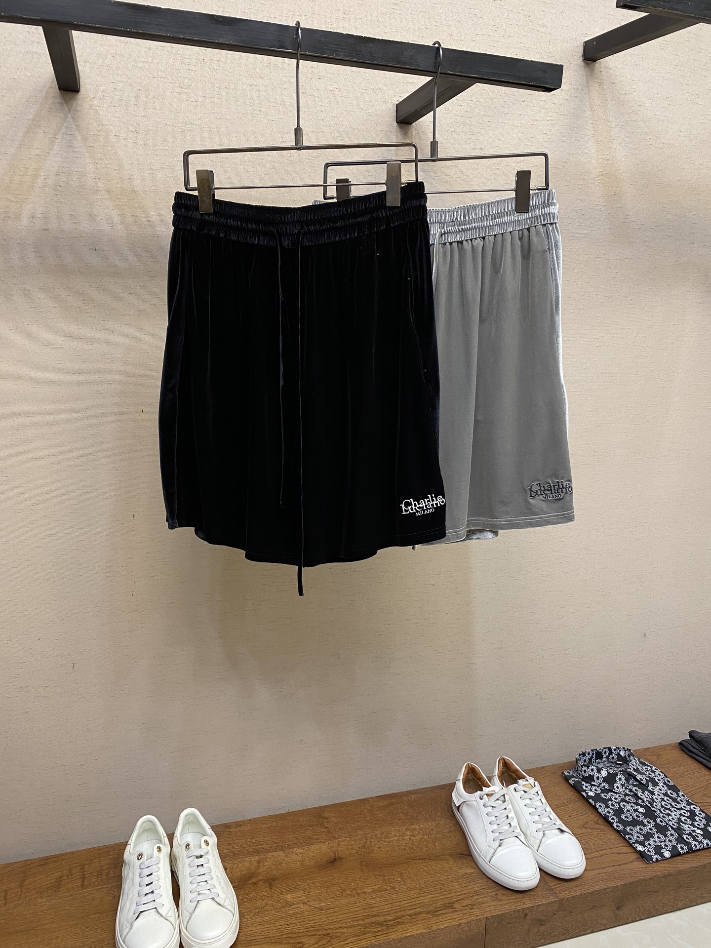 “2025 Summer Embroidered Shorts: Comfortable and Stylish Streetwear for Outdoor Exercise | Size S-XL” - 图片 3