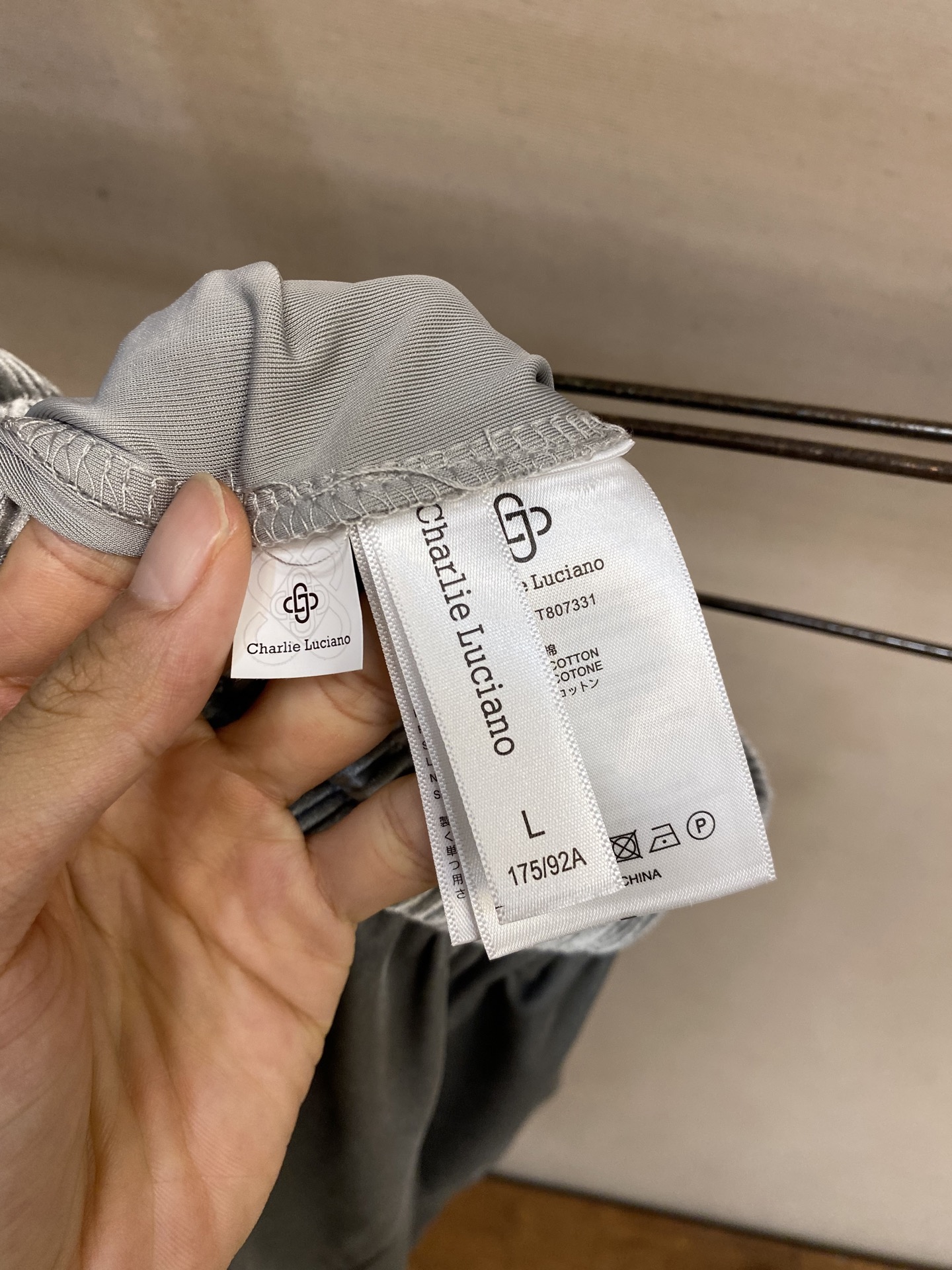 “2025 Summer Embroidered Shorts: Comfortable and Stylish Streetwear for Outdoor Exercise | Size S-XL” - 图片 6