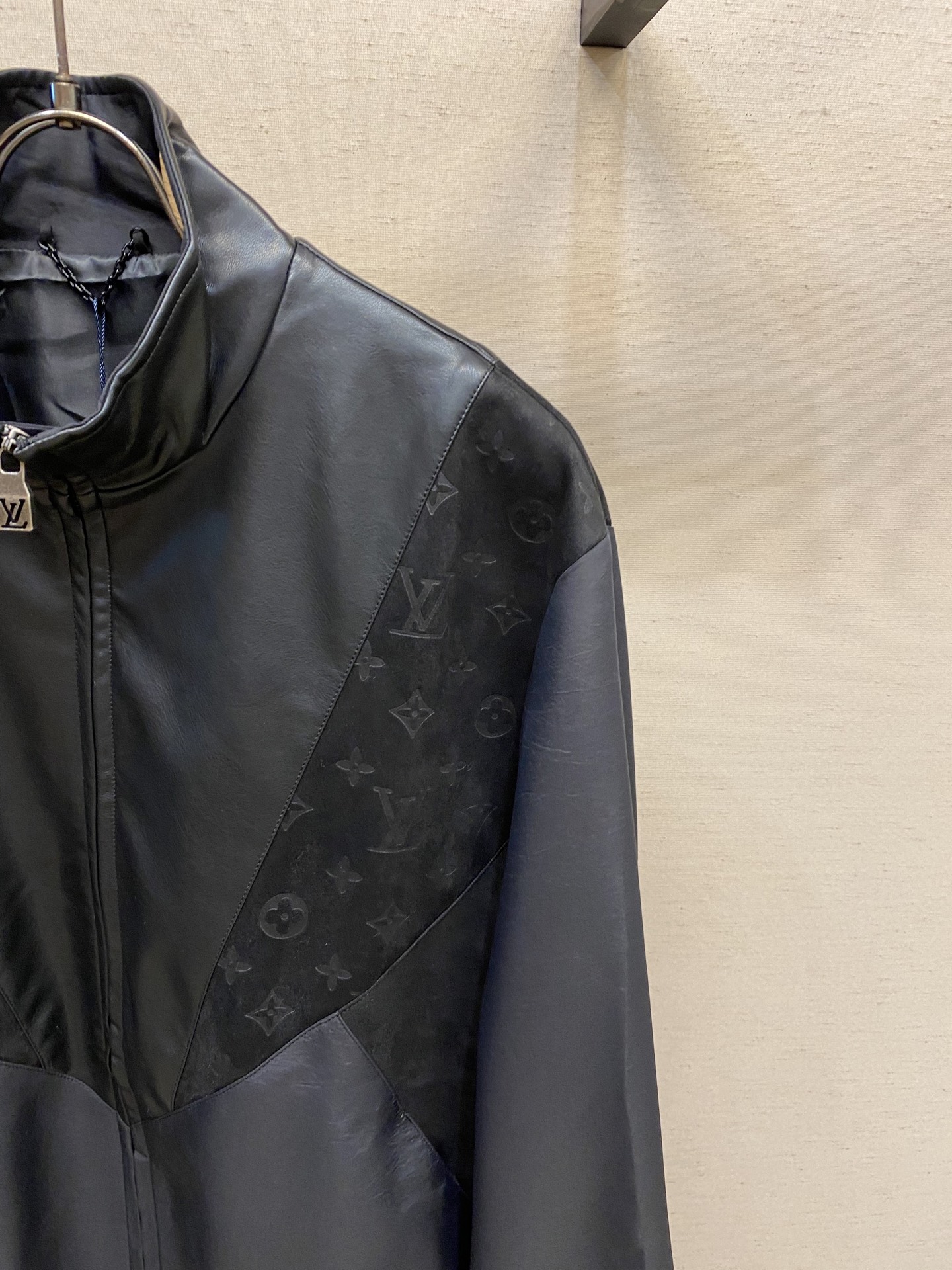 “Premium Jersey Jacket with Unique Design and High-Quality Materials, Size S-XL” - 图片 3
